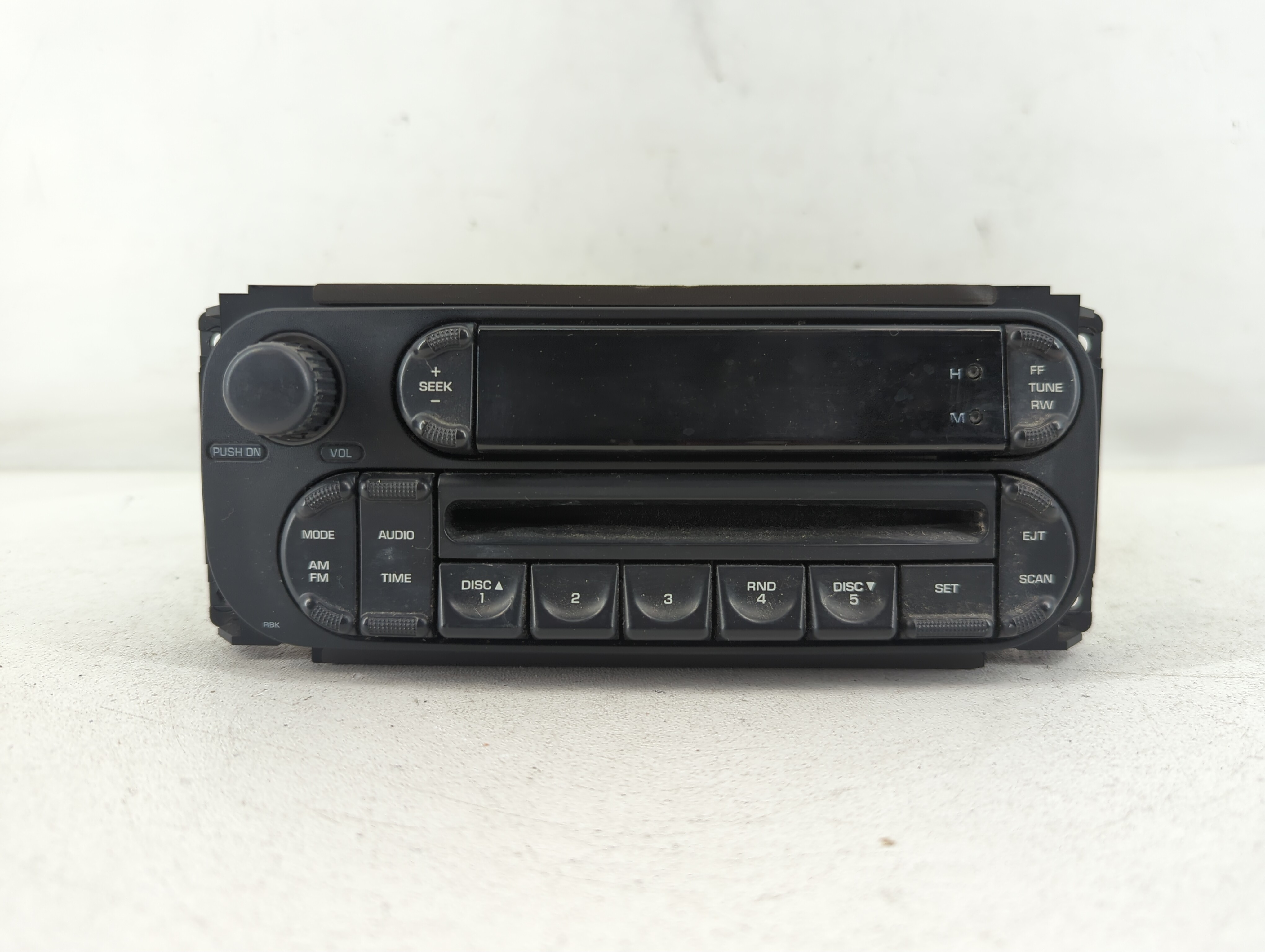 Picture of 2005-2007 Jeep Liberty Am Fm Cd Player Radio Receiver 806817