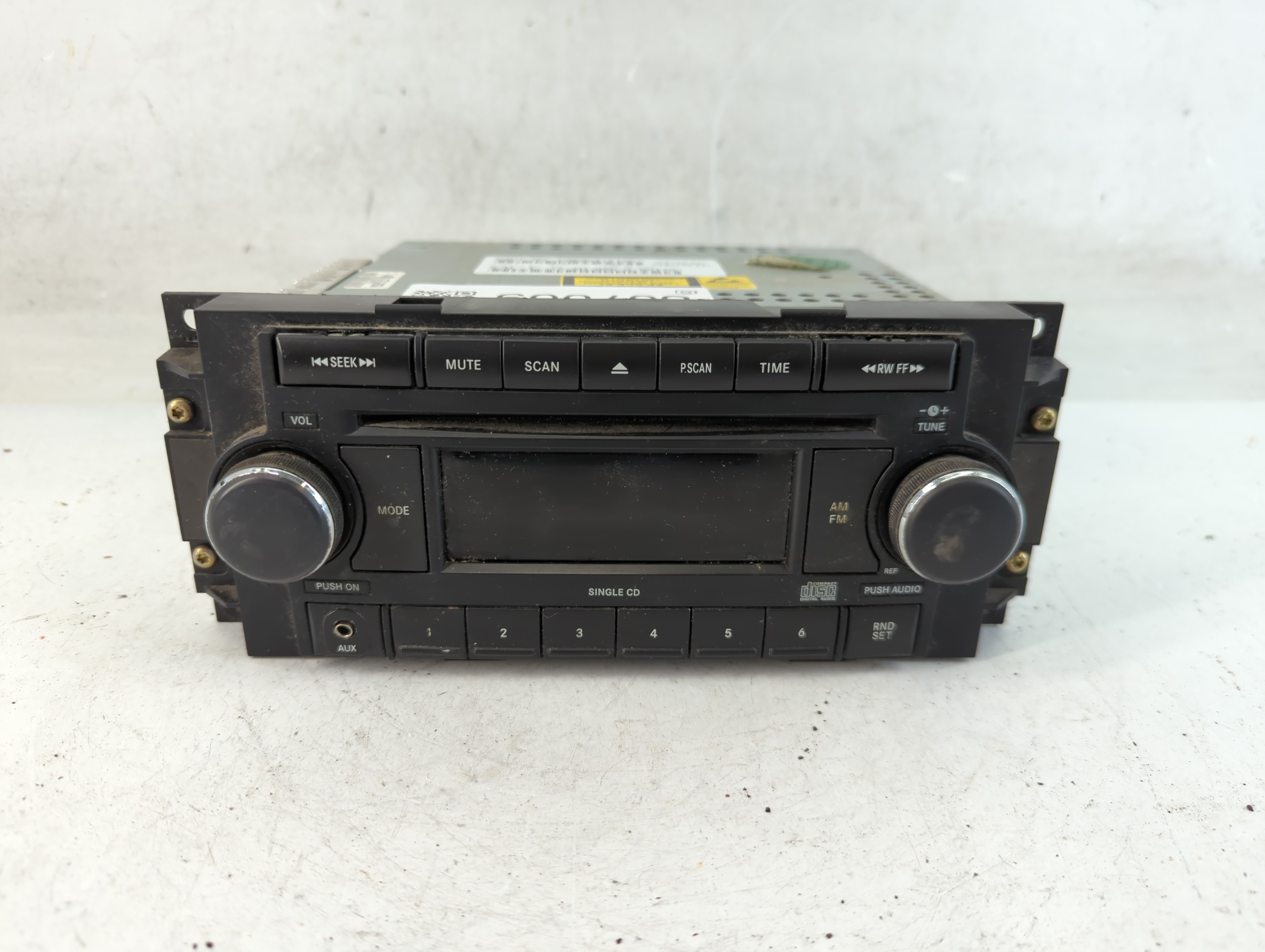 Picture of 2006-2007 Jeep Commander Am Fm Cd Player Radio Receiver 807009