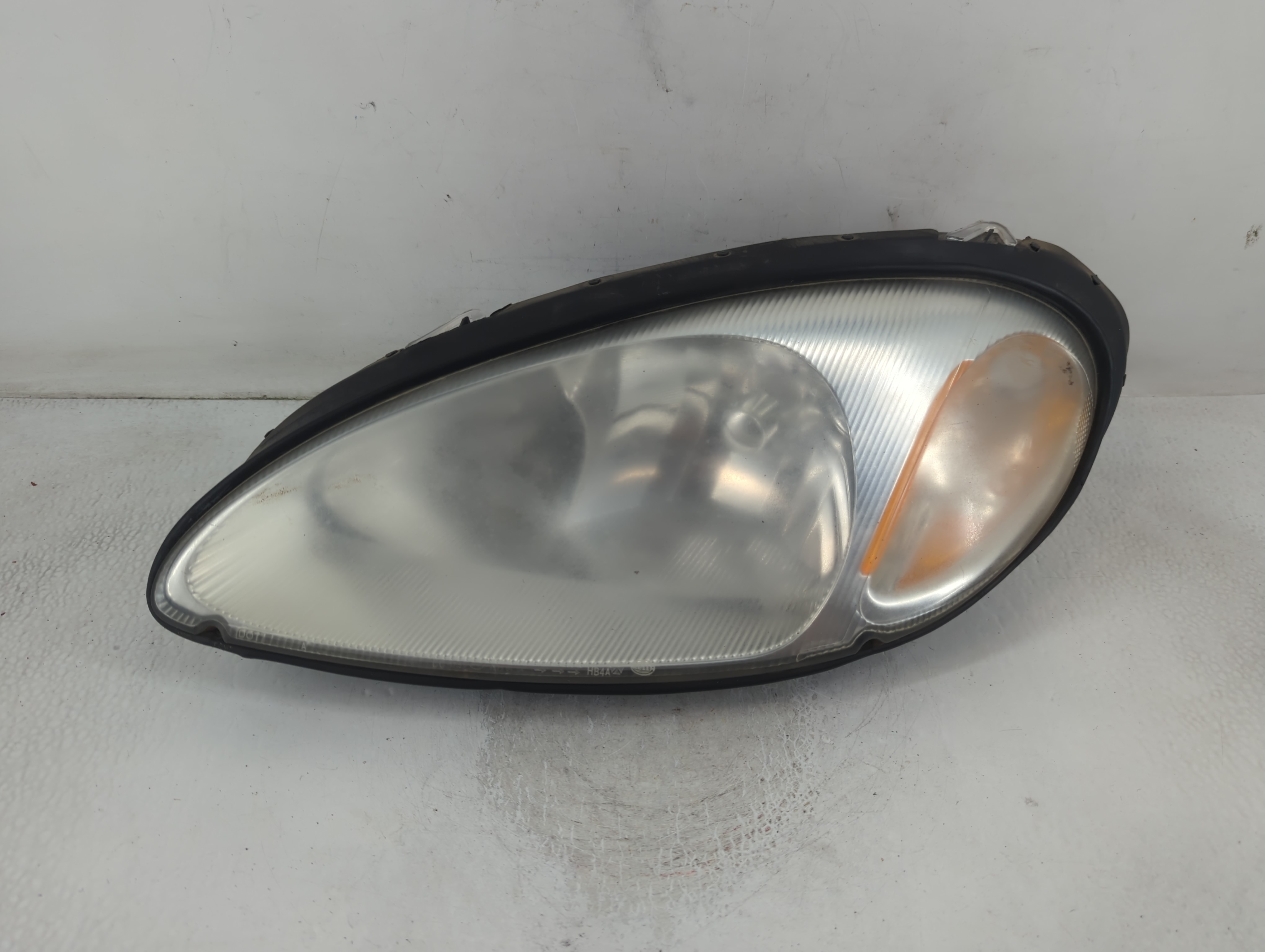2001-2005 Chrysler Pt Cruiser Driver Left Oem Head Light Headlight Lamp 807065 - Oemusedautoparts1.com