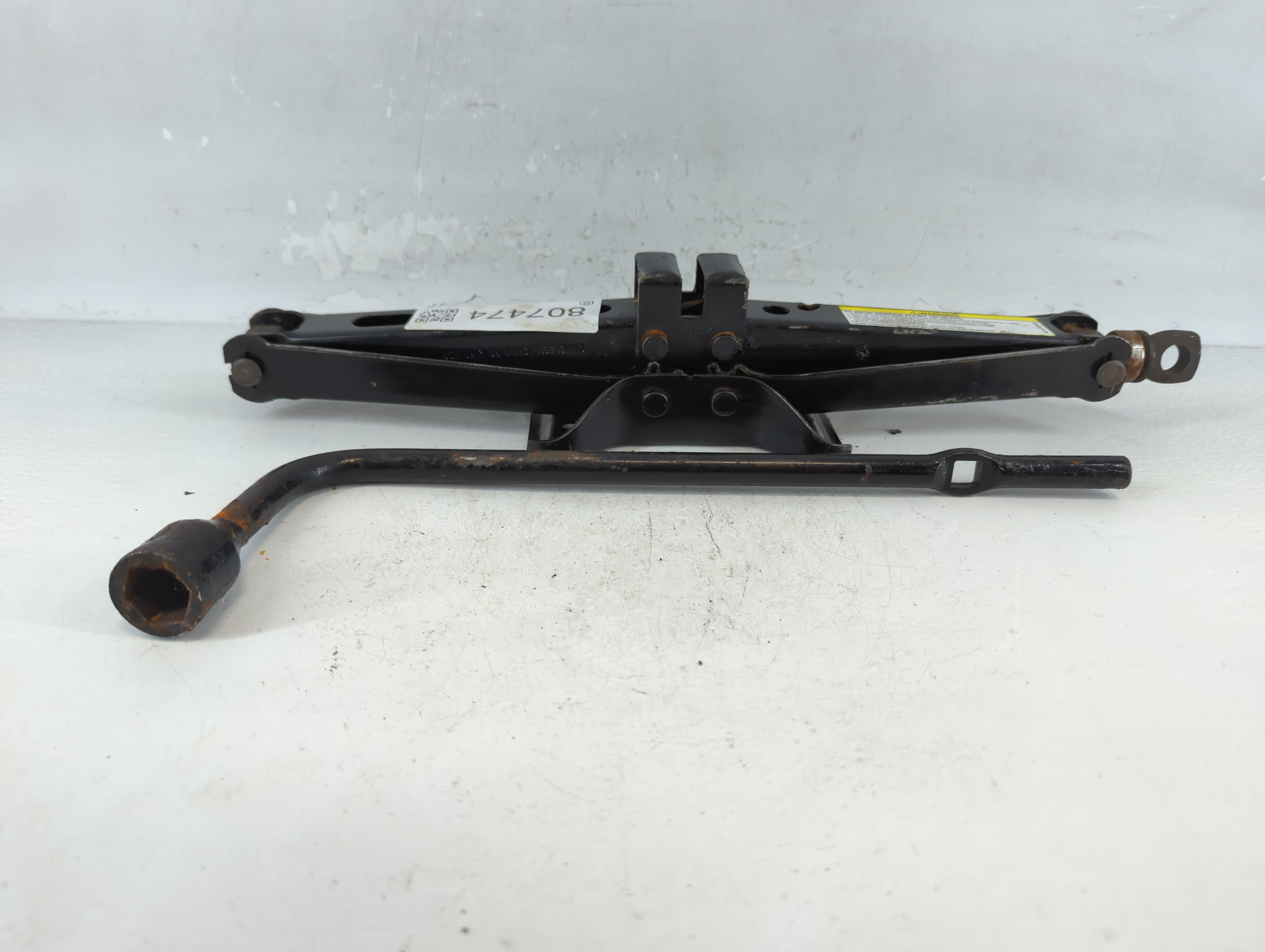 Picture of 2004 Jeep Grand Cherokee Spare Scissor Car Jack 807474