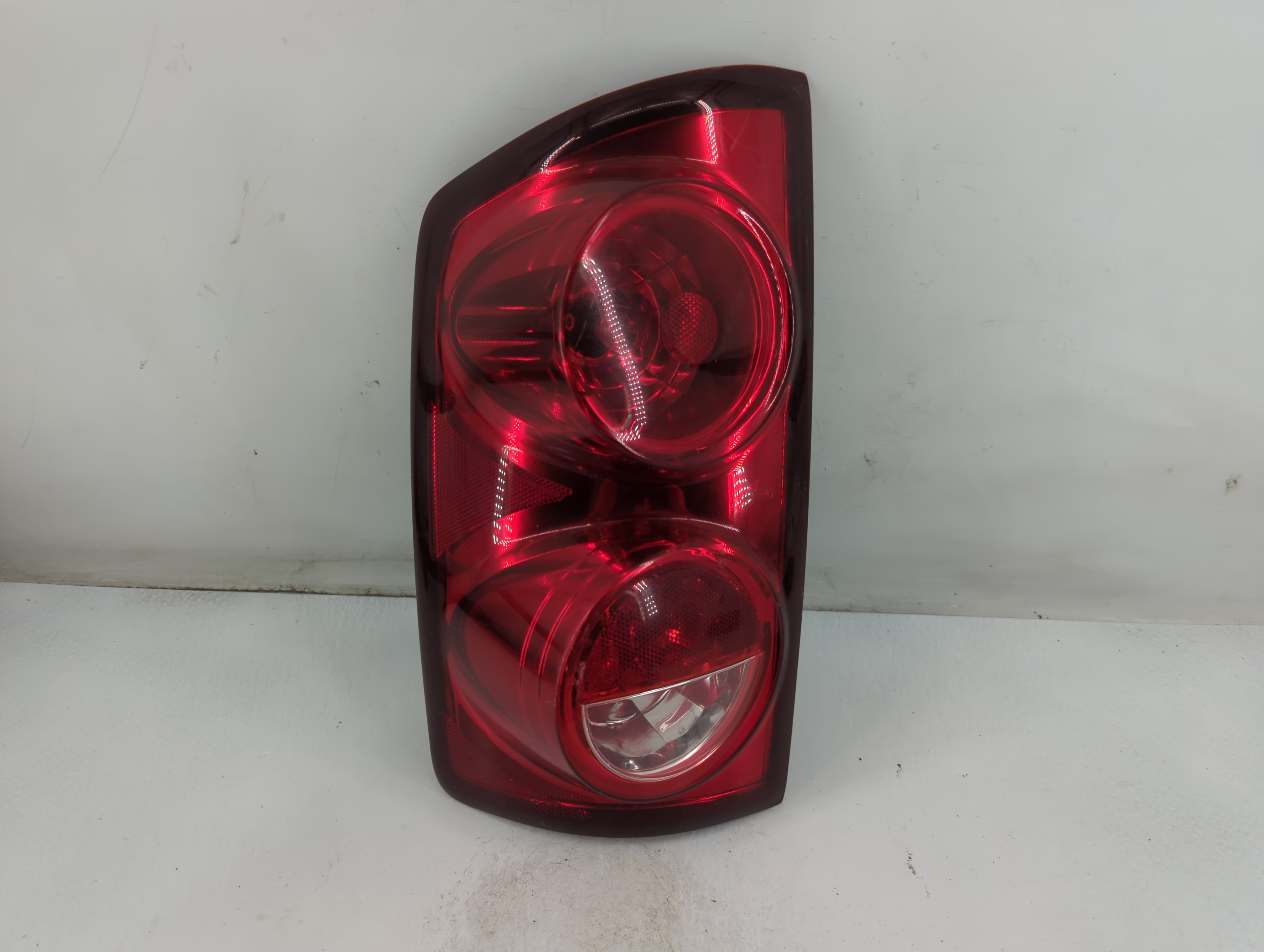 2007-2008 Dodge Ram 1500 Driver Left Side Tail Light Taillight Oem 807496 - Oemusedautoparts1.com