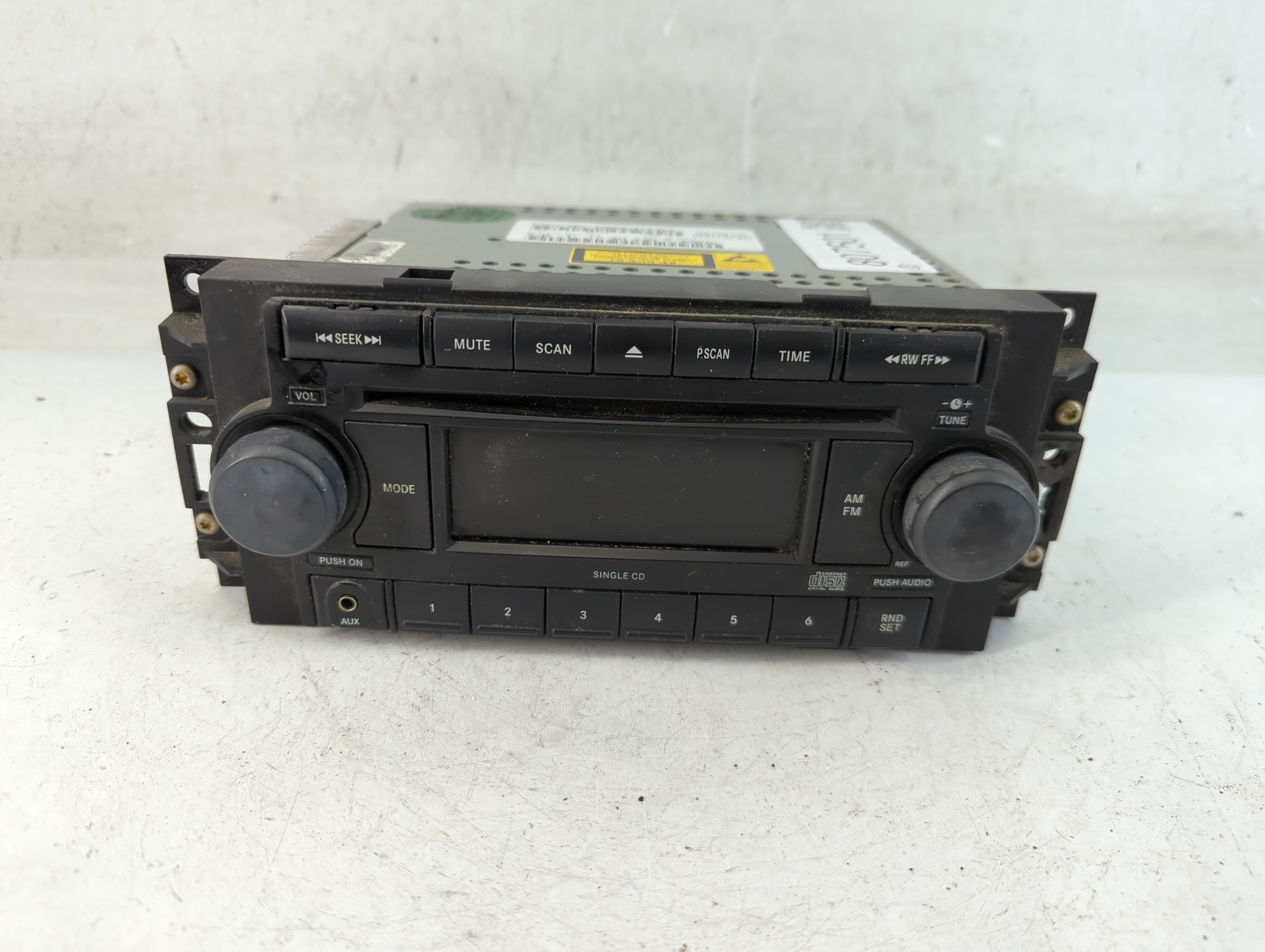 Picture of 2006-2008 Dodge Ram 1500 Am Fm Cd Player Radio Receiver 807501