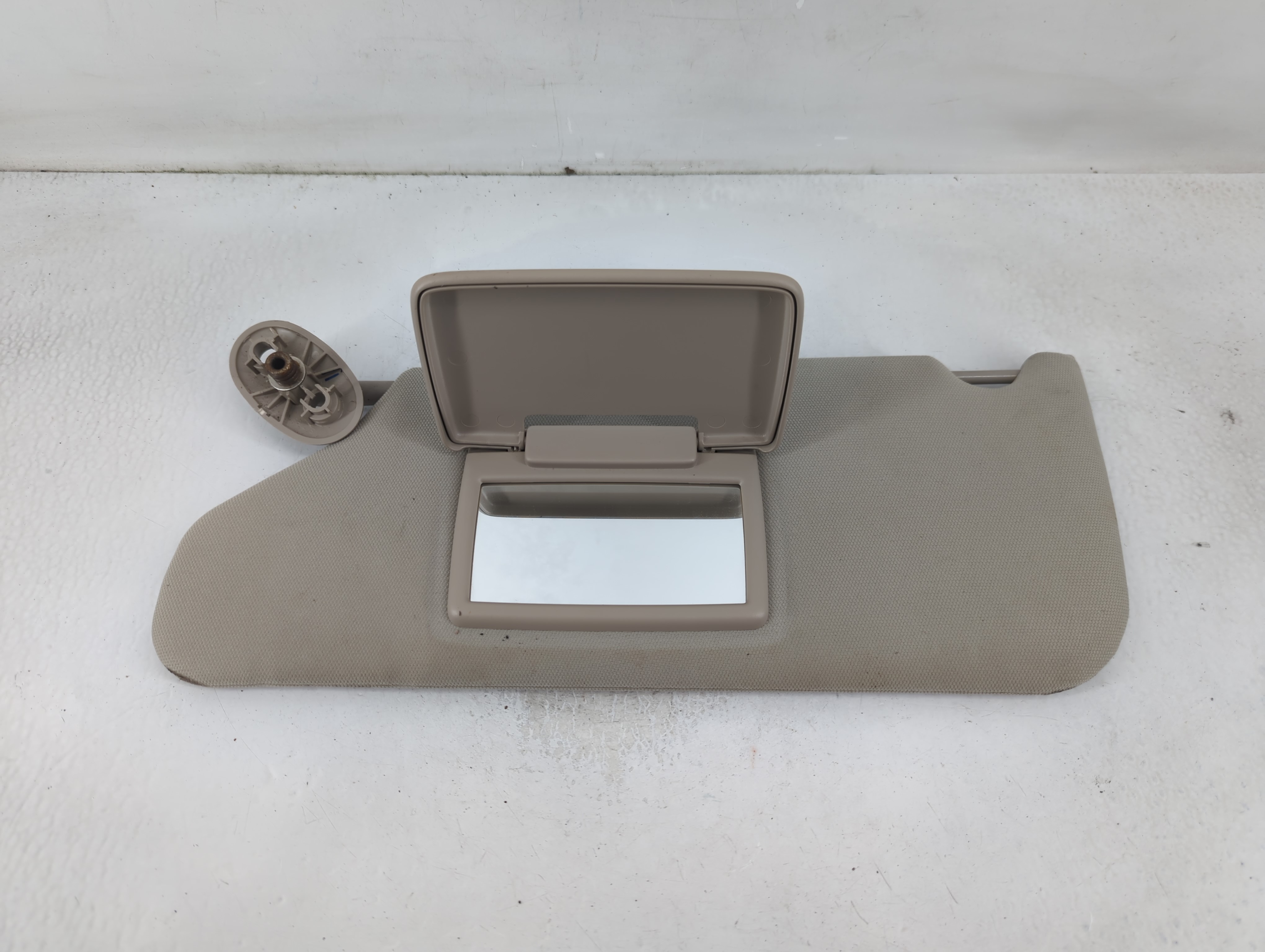 Picture of 2005-2010 Jeep Grand Cherokee Driver Sun Visor Mirror Left Sunvisor 807619