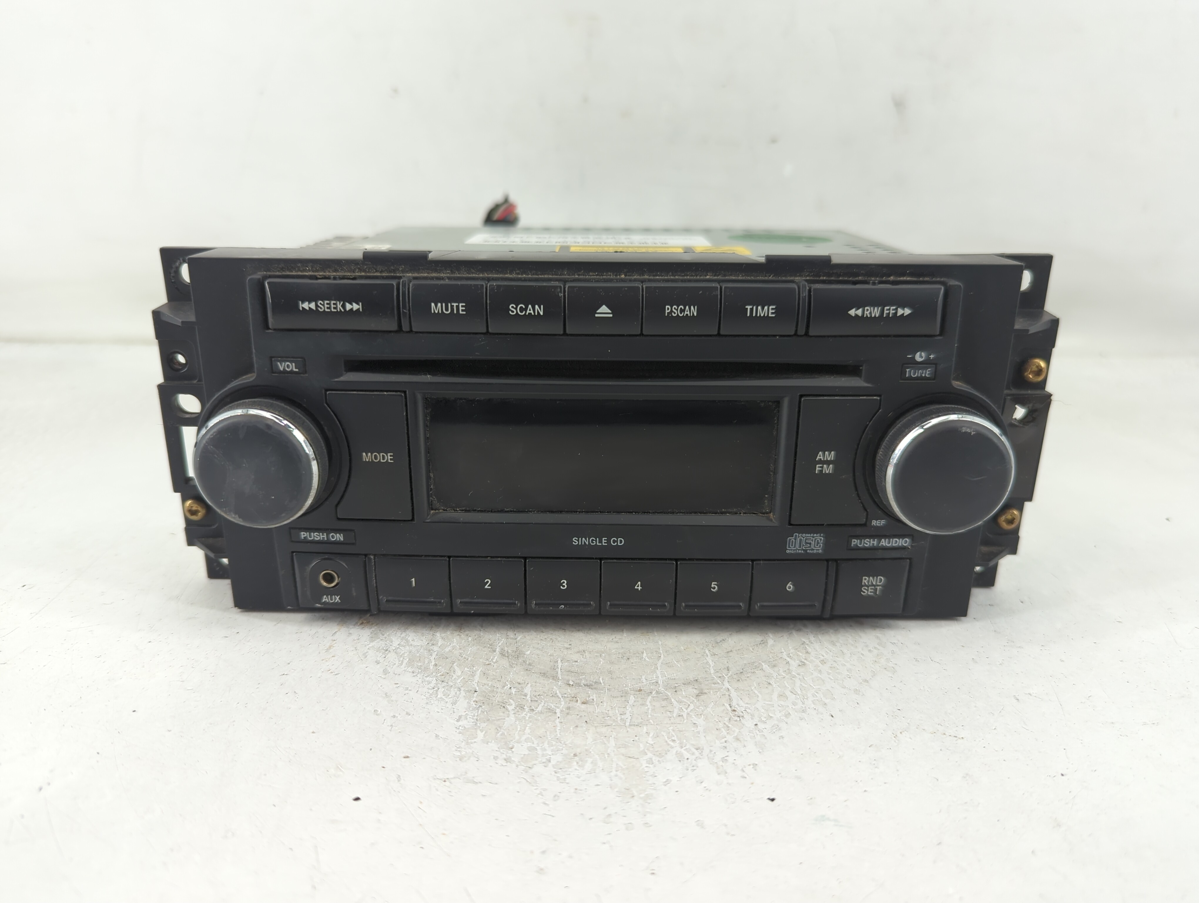 Picture of 2005-2007 Jeep Grand Cherokee Am Fm Cd Player Radio Receiver 807629