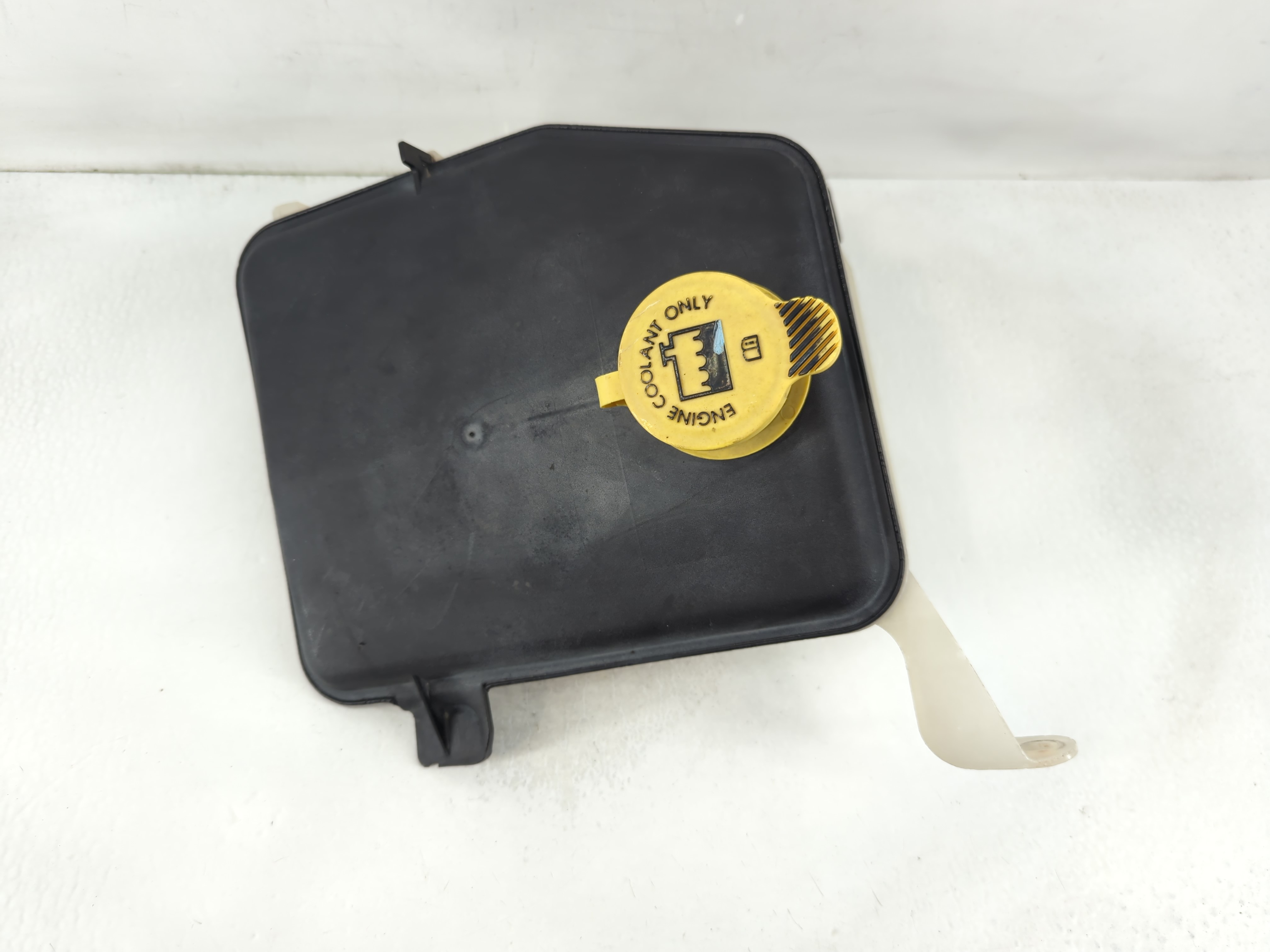 2005 Jeep Grand Cherokee Radiator Coolant Overflow Expansion Tank Bottle 807645 - Oemusedautoparts1.com