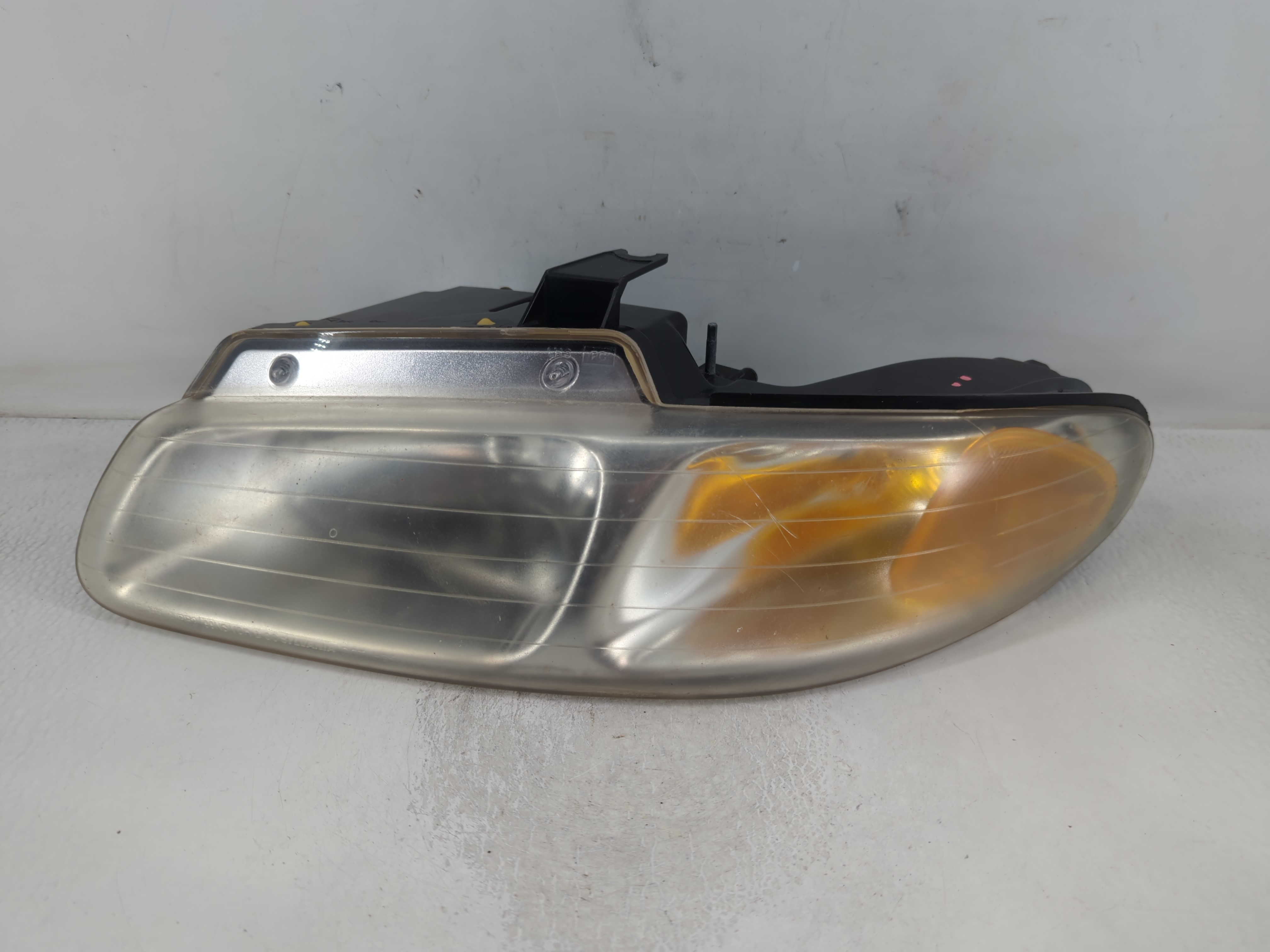Picture of Head Lights 1999 CHRYSLER VOYAGER