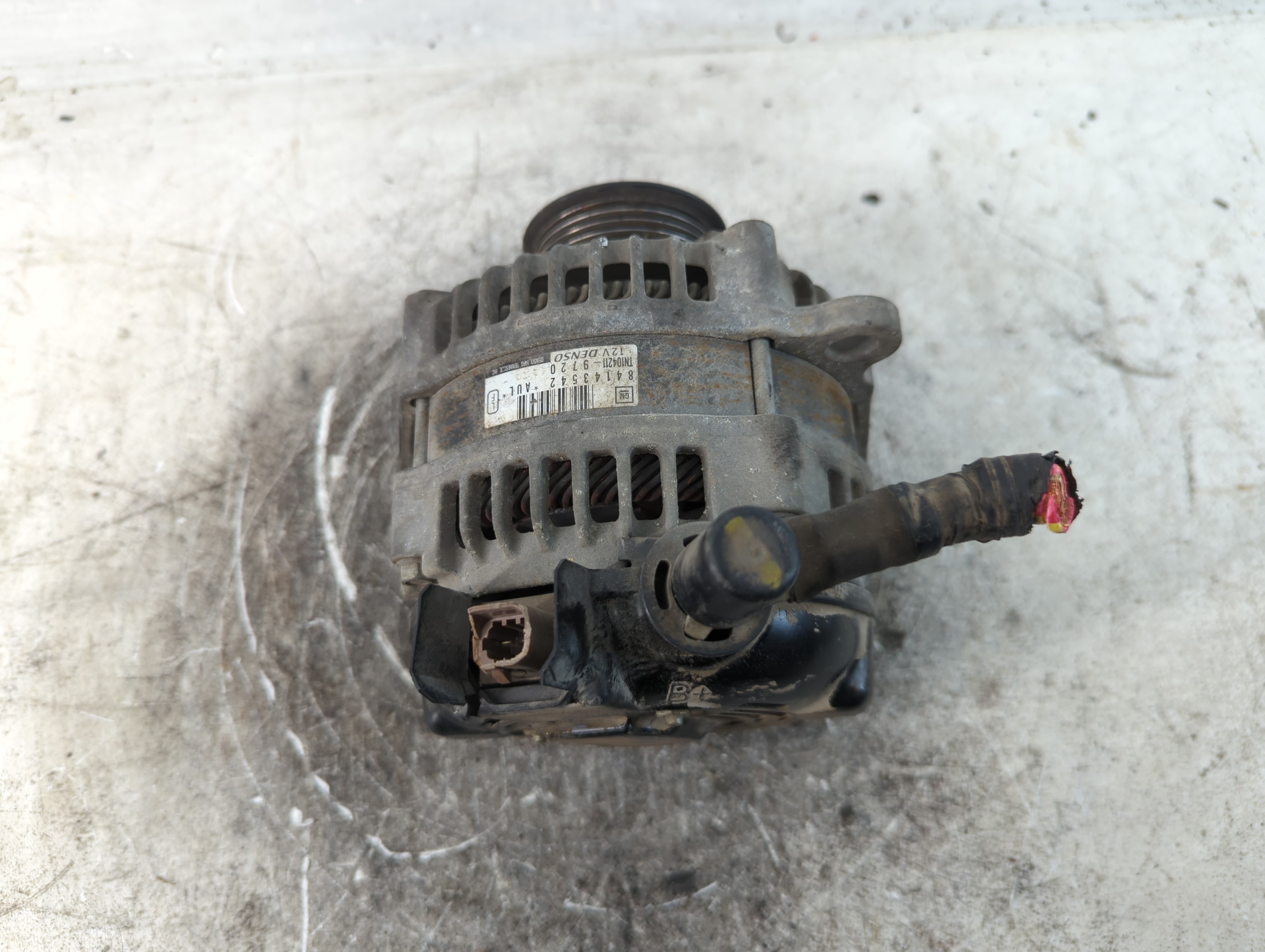 Picture of Gmc Sierra 2500 Alternator Generator Charging Assembly Engine Oem 808067