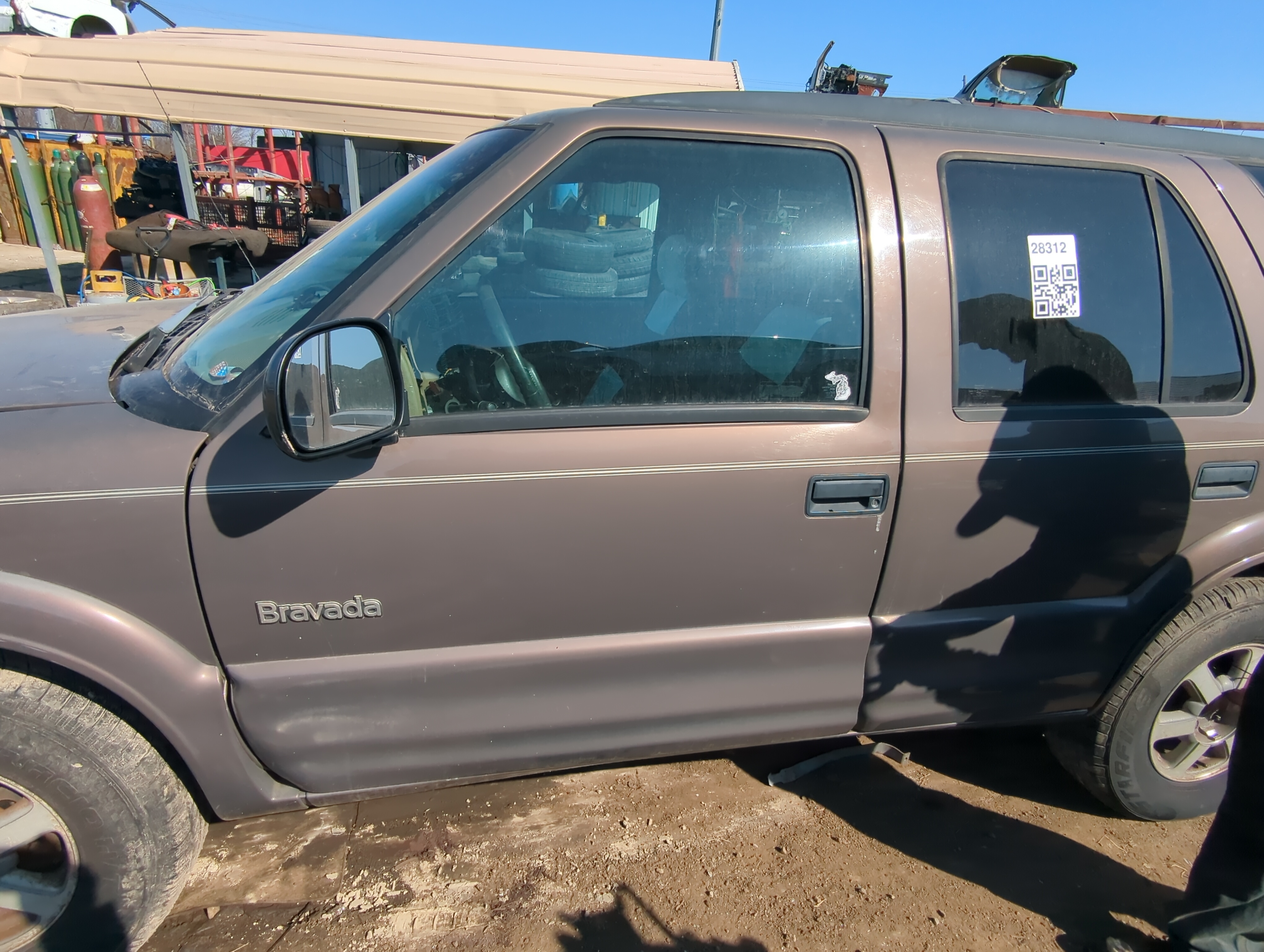 Picture of 1998-2001 Oldsmobile Bravada Driver Front Door Oem 809028