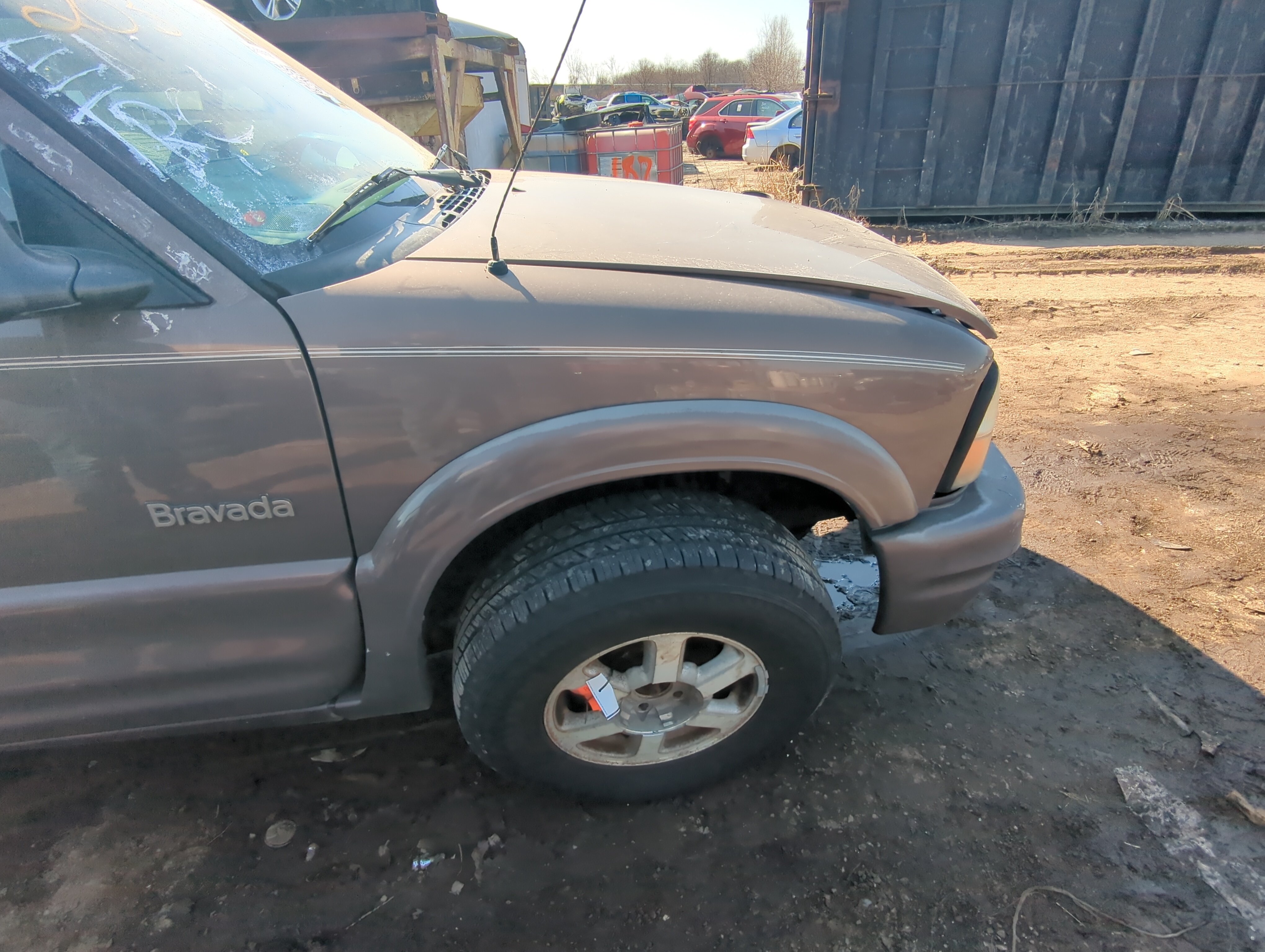 Picture of 1996-2001 Oldsmobile Bravada Passenger Fender 809033