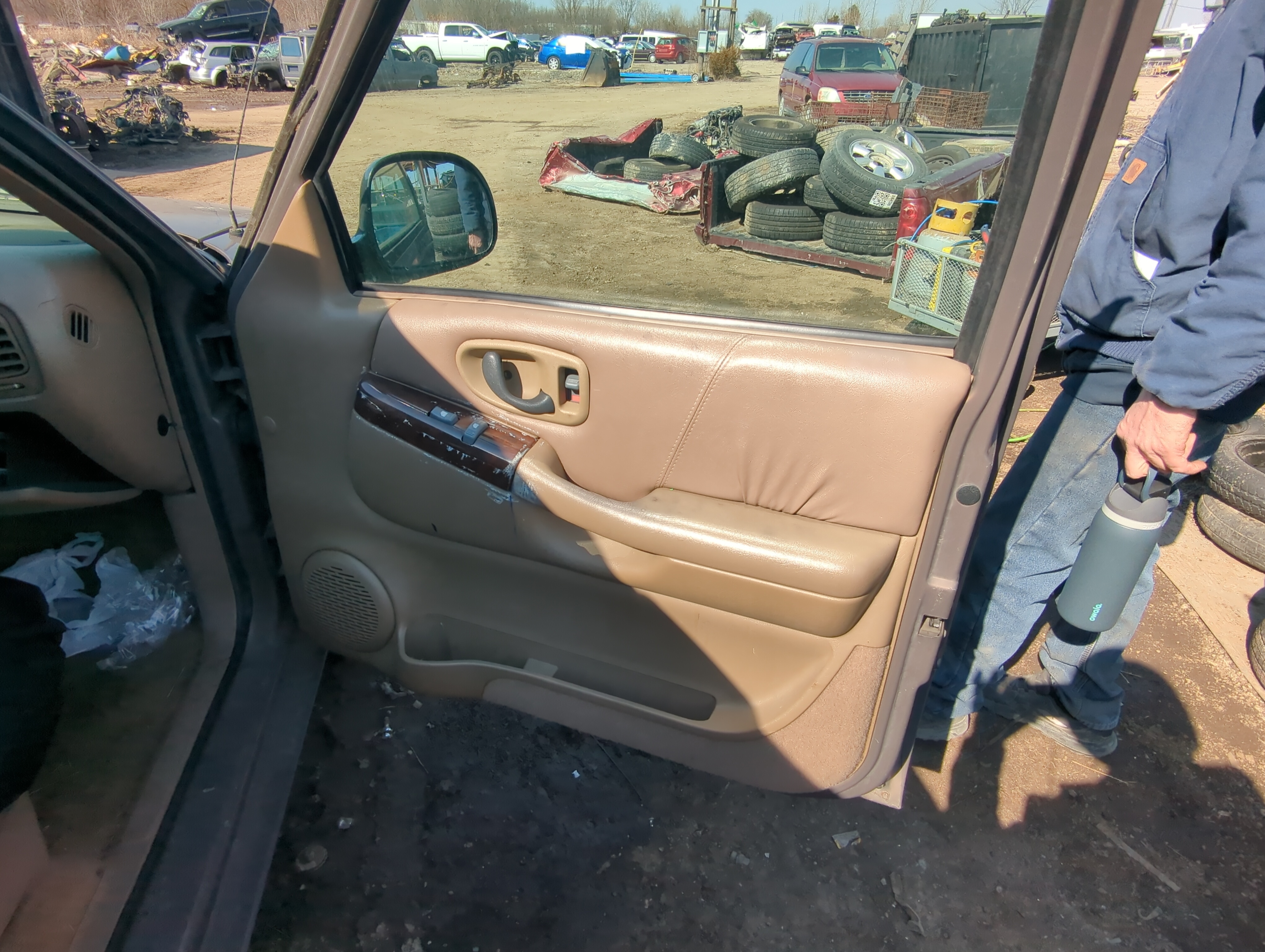 Picture of 1998 Oldsmobile Bravada Front Right Passenger Interior Door Panel Trim 809114