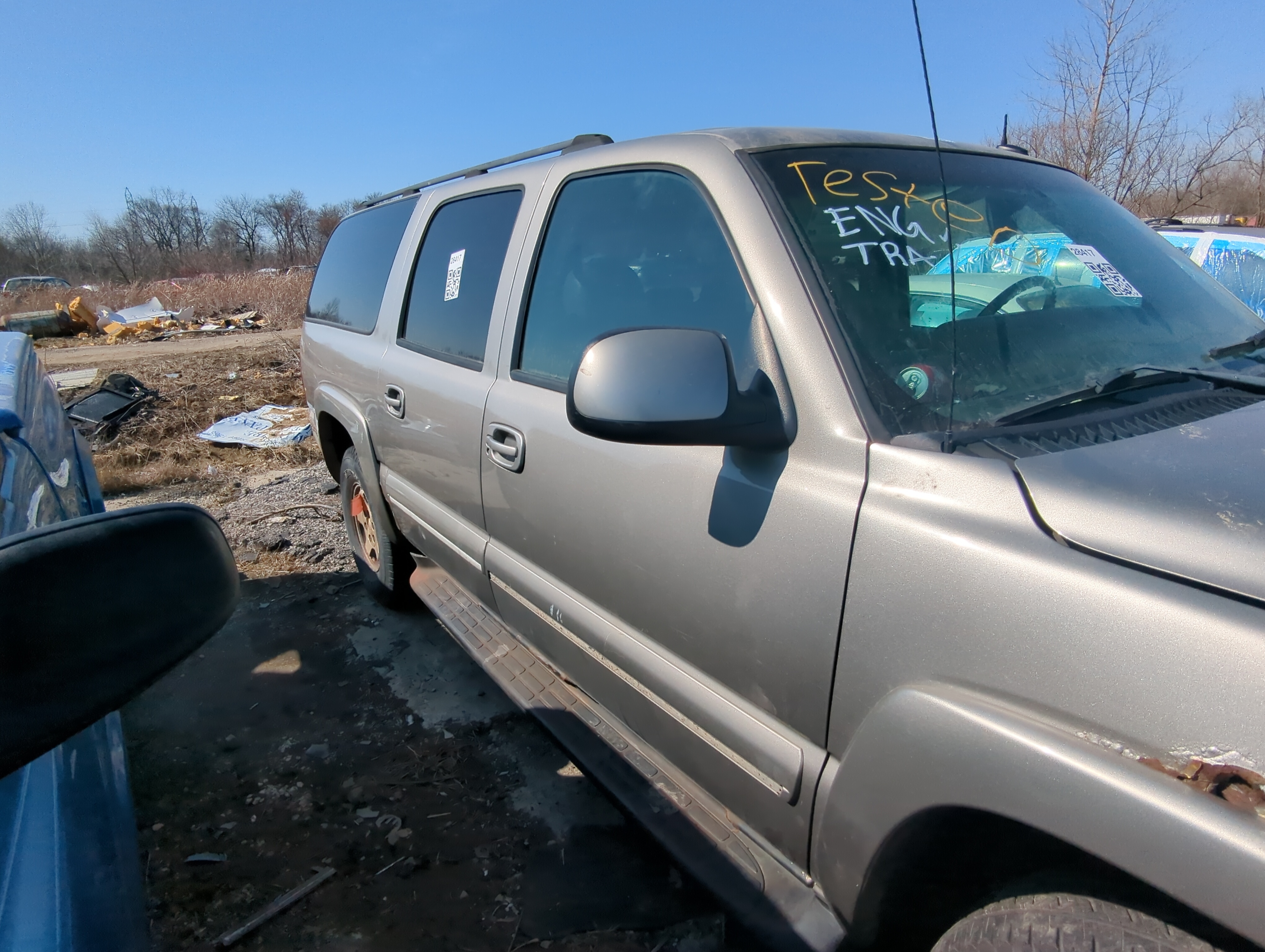 Picture of 2000-2006 Chevrolet Suburban 1500 Passenger Front Door Oem 809610