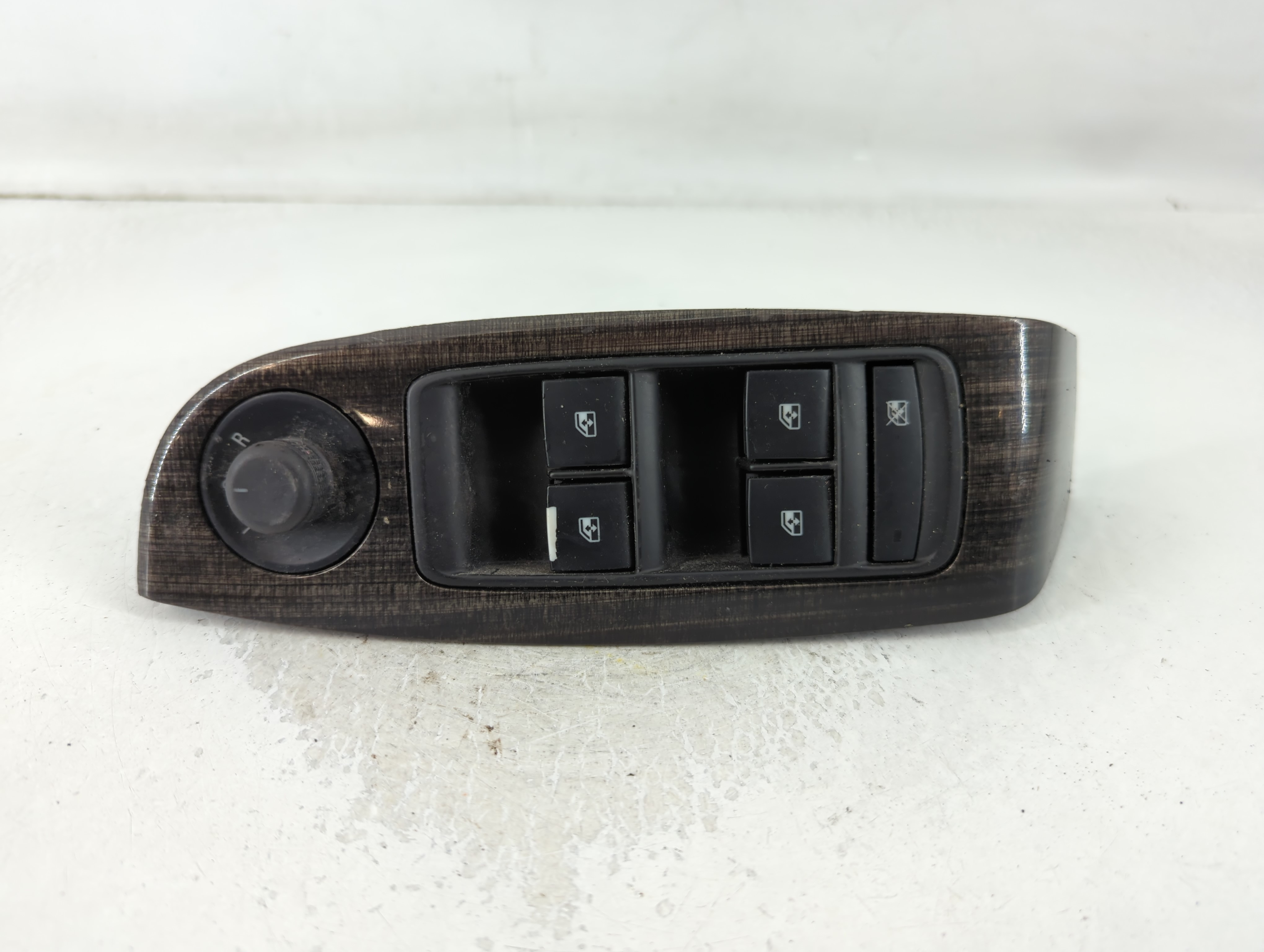 2014-2016 Chevrolet Malibu Driver Left Door Master Power Window Switch 810847 - Oemusedautoparts1.com