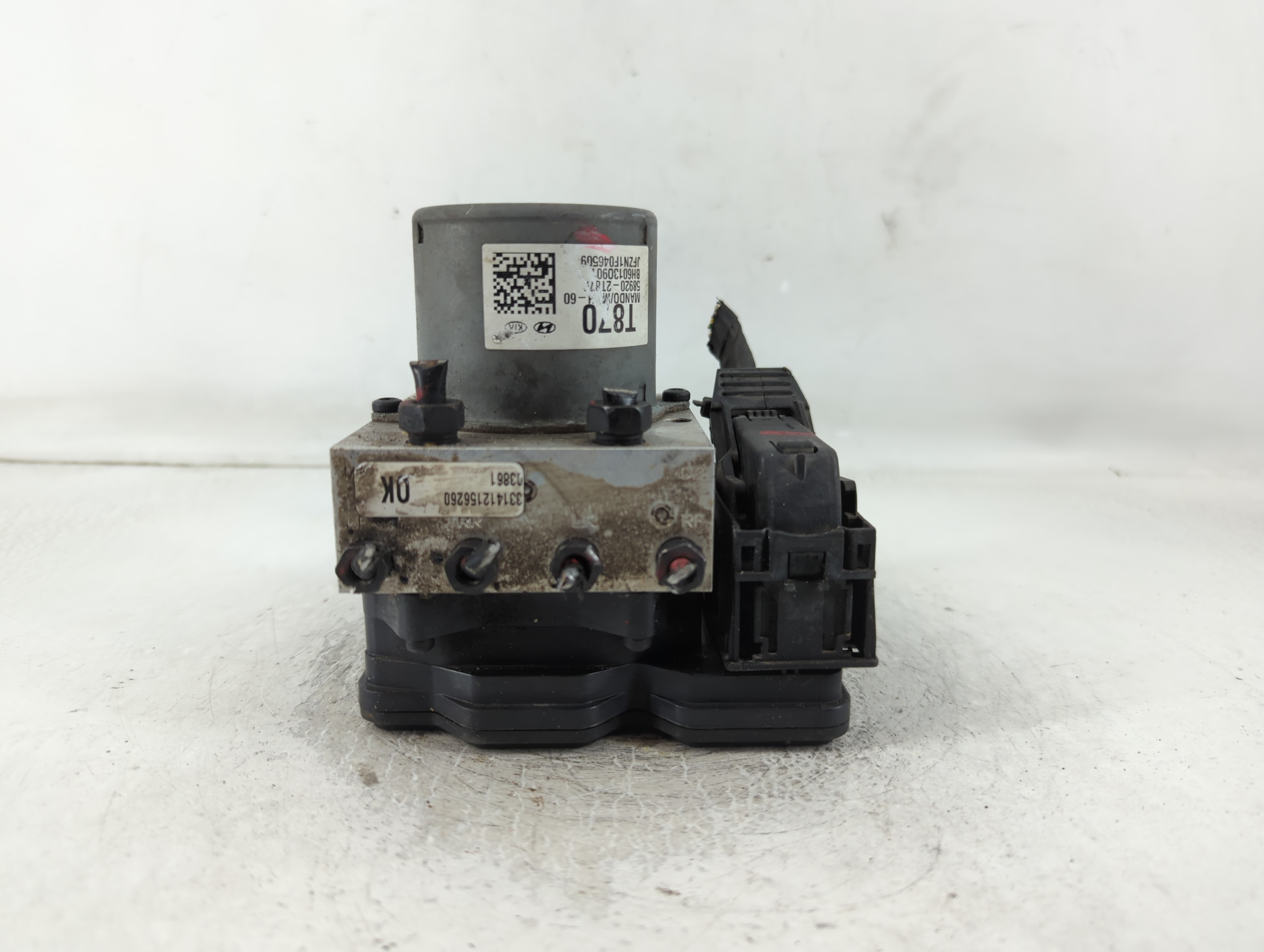 Picture of 2014-2015 Kia Optima Abs Pump Control Module 811031