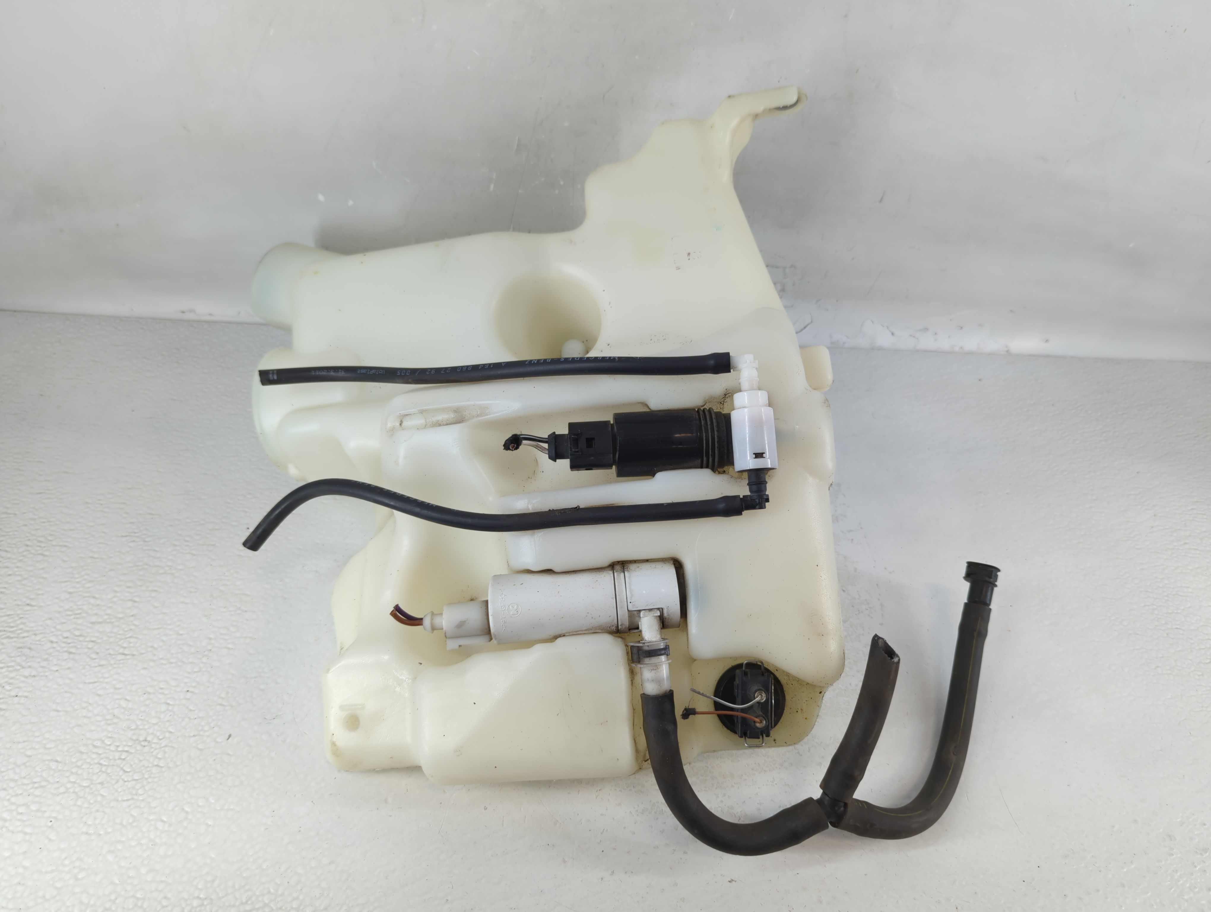 2006 Mercedes-benz Ml350 Windshield Washer Fluid Reservoir Bottle Oem 811344 - Oemusedautoparts1.com
