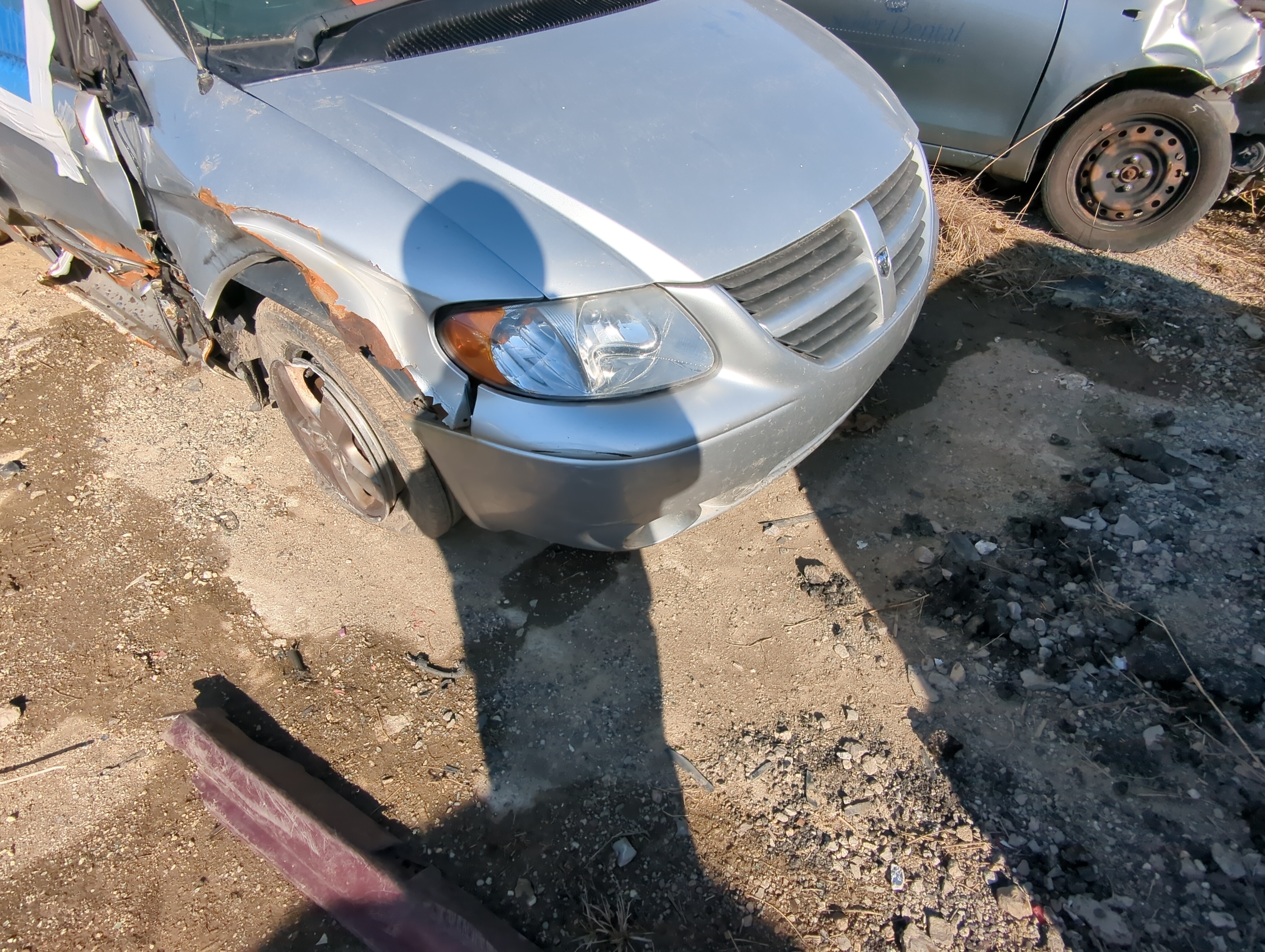 Picture of 2005-2007 Dodge Caravan Front Bumper - Oem 811440