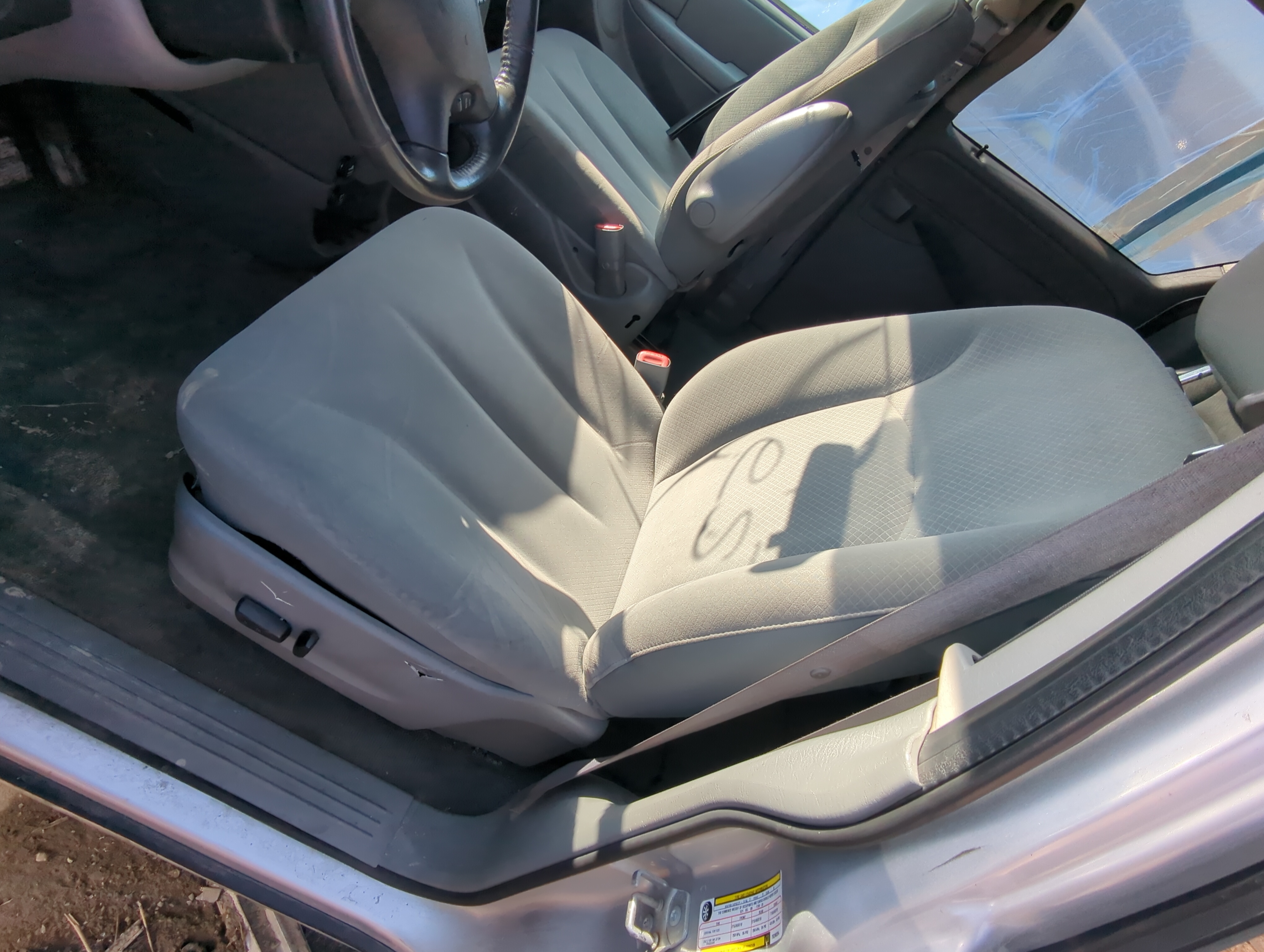 Picture of 2005-2007 Dodge Caravan Driver Front Seat Oem 811539