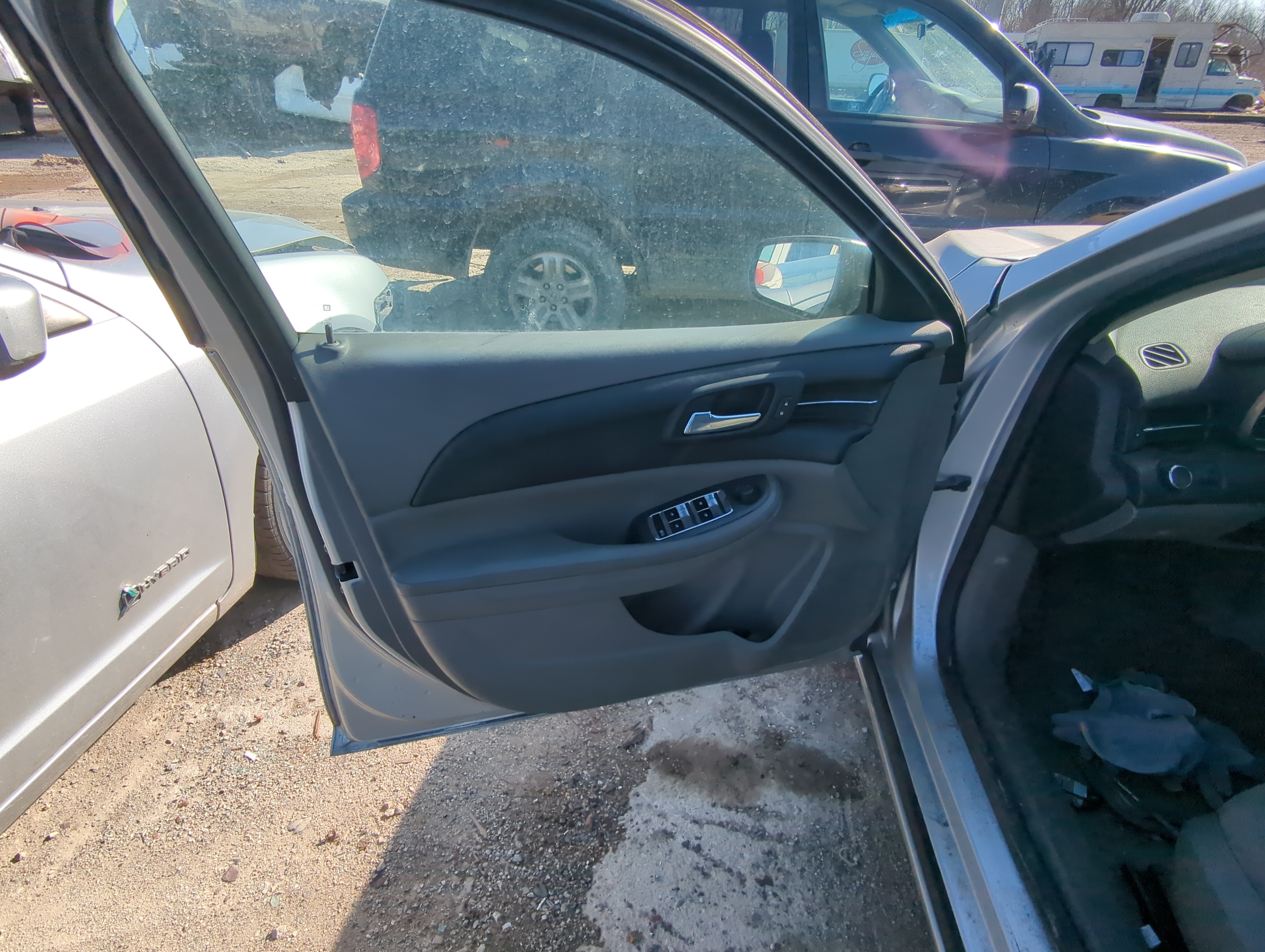 2013 Chevrolet Malibu Front Left Driver Interior Door Panel Trim 811714 - Oemusedautoparts1.com