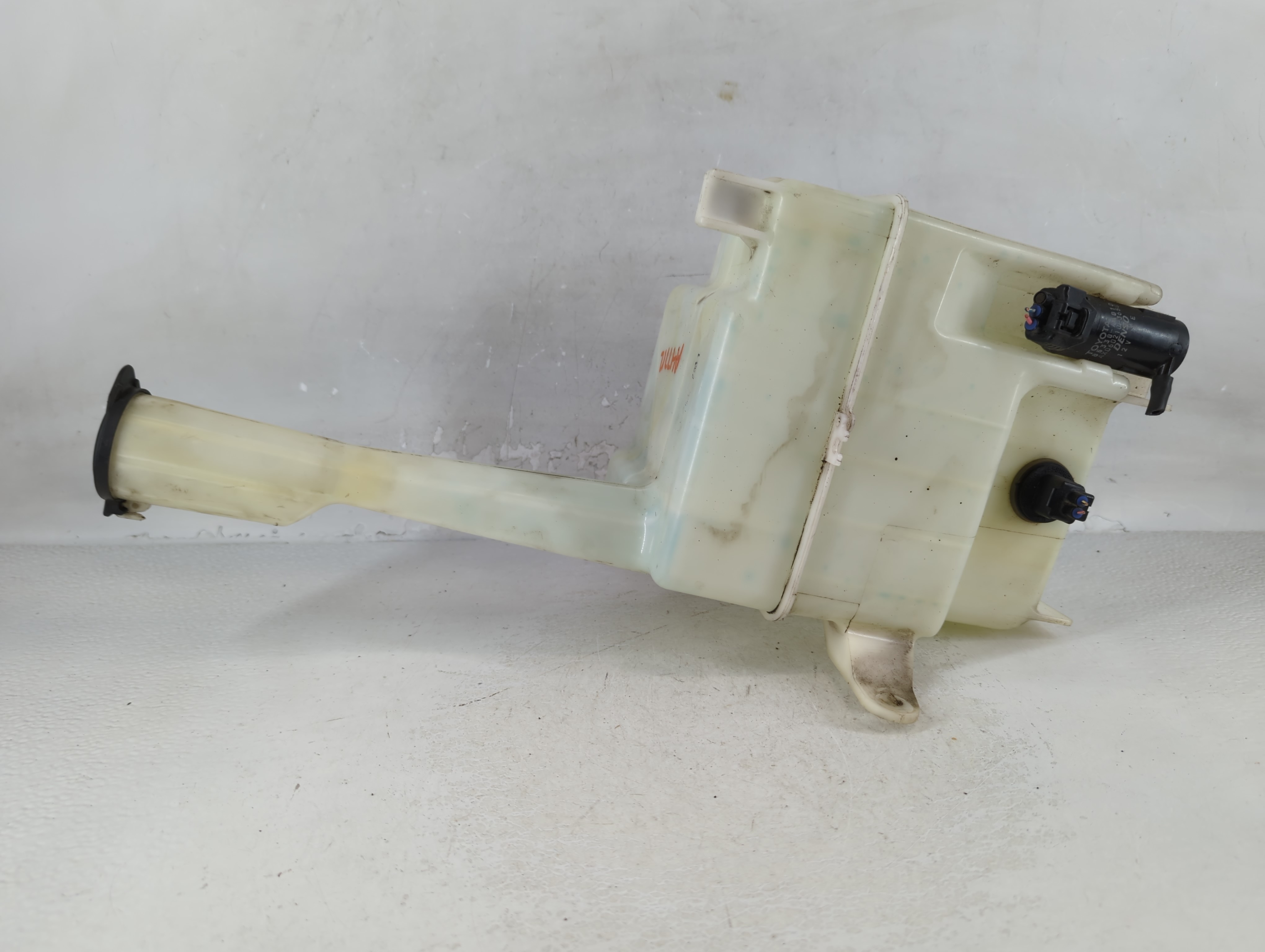 2002-2006 Toyota Camry Windshield Washer Fluid Reservoir Bottle Oem 811795 - Oemusedautoparts1.com