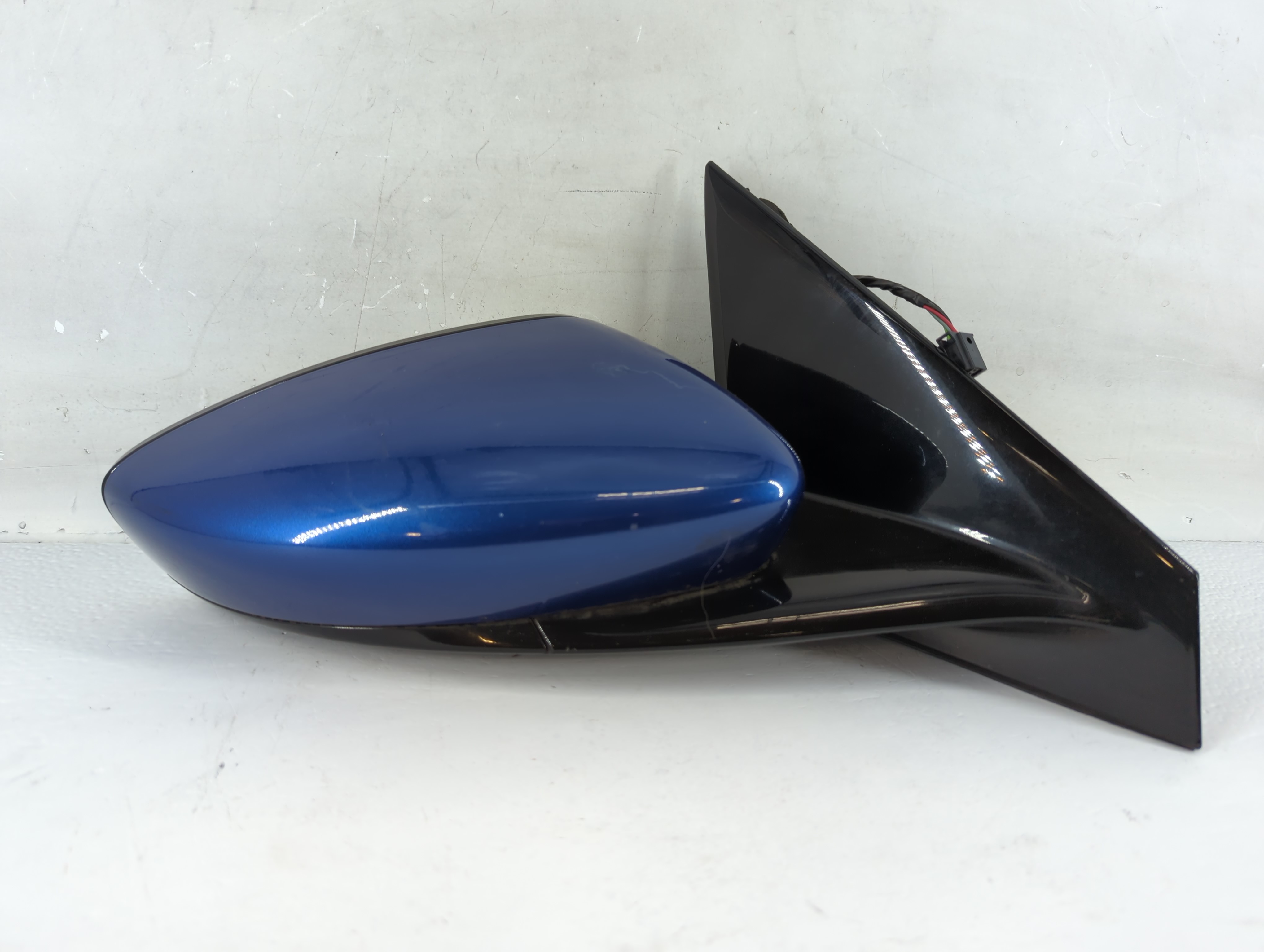 2015-2017 Chrysler 200 Passenger Right Side View Power Door Mirror Blue 811818 - Oemusedautoparts1.com