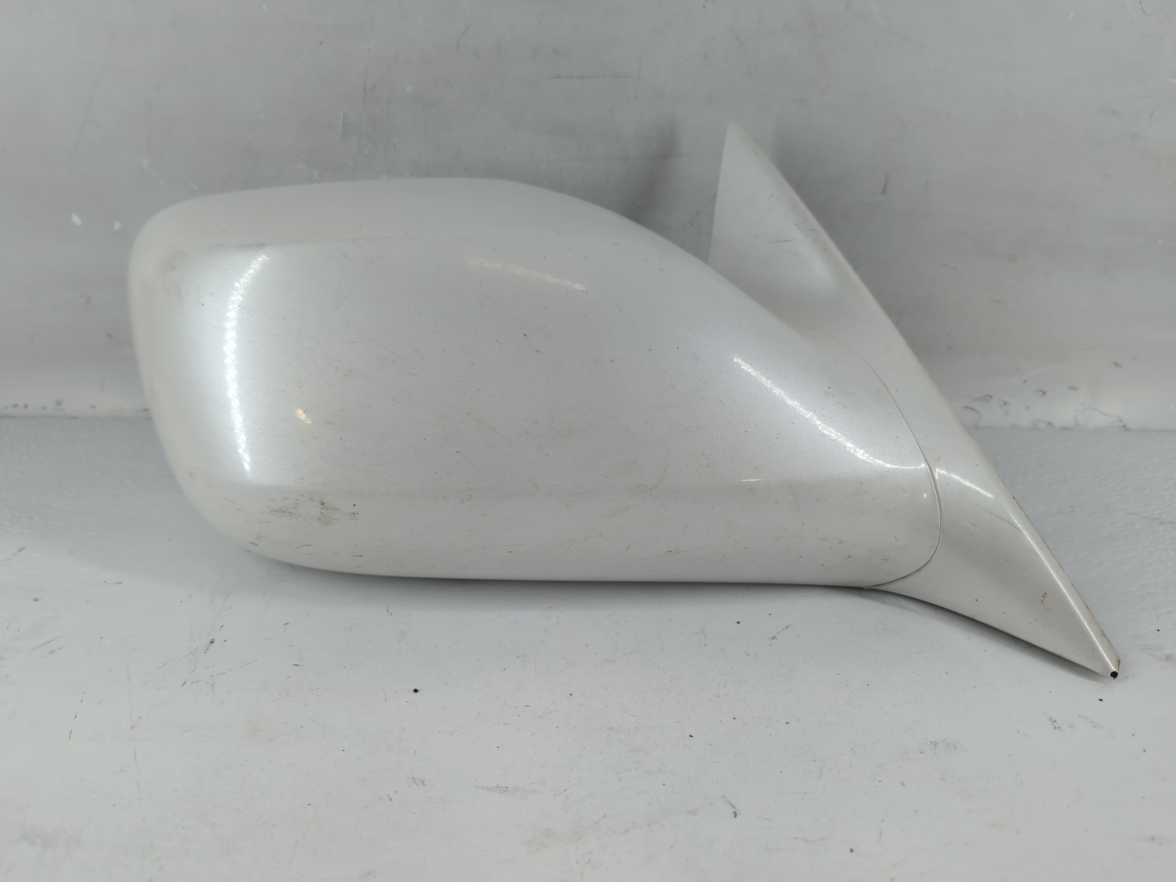 2005-2010 Toyota Avalon Passenger Right Side View Power Door Mirror White 811821 - Oemusedautoparts1.com