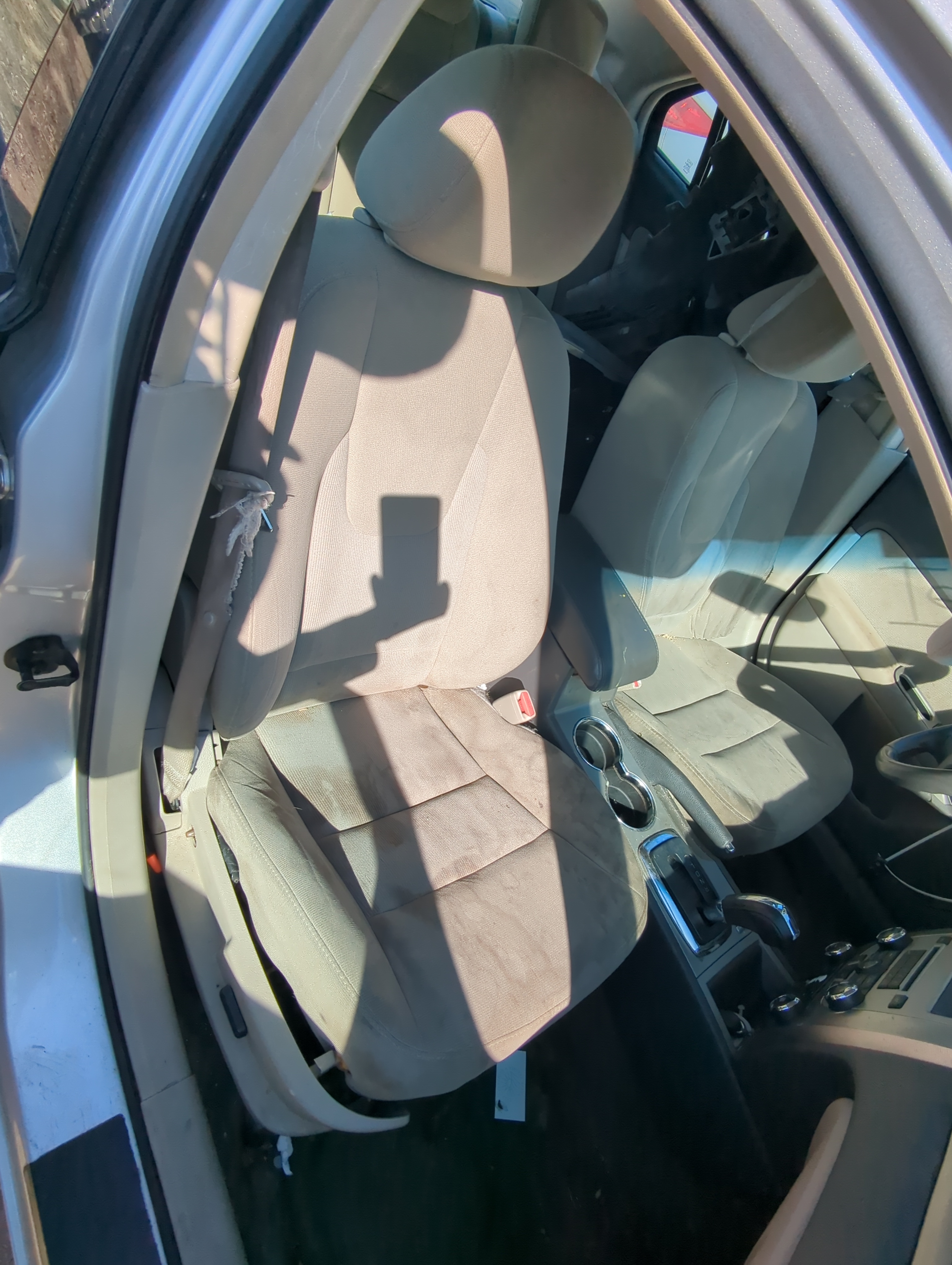 Picture of 2010-2010 Ford Fusion Passenger Front Seat Oem 811991