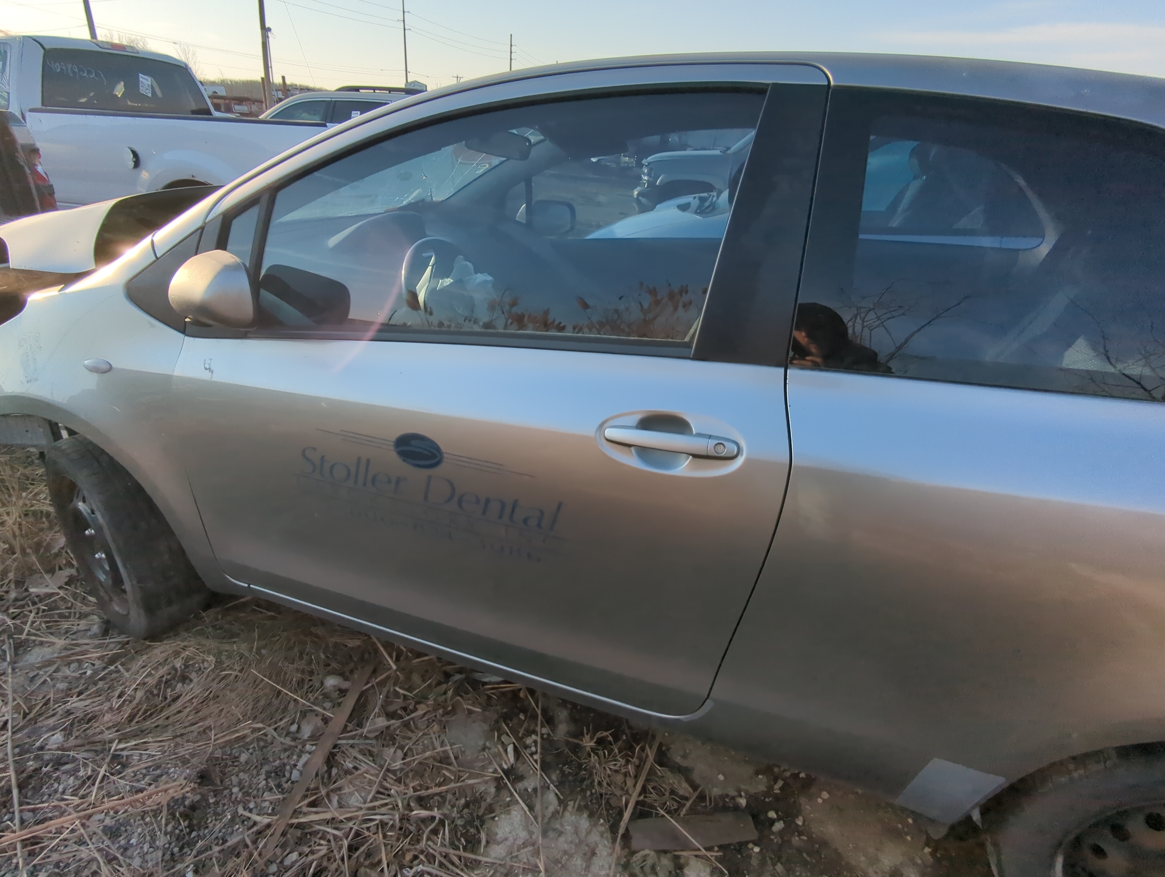 Picture of 2006-2011 Toyota Yaris Driver Front Door Oem 812024