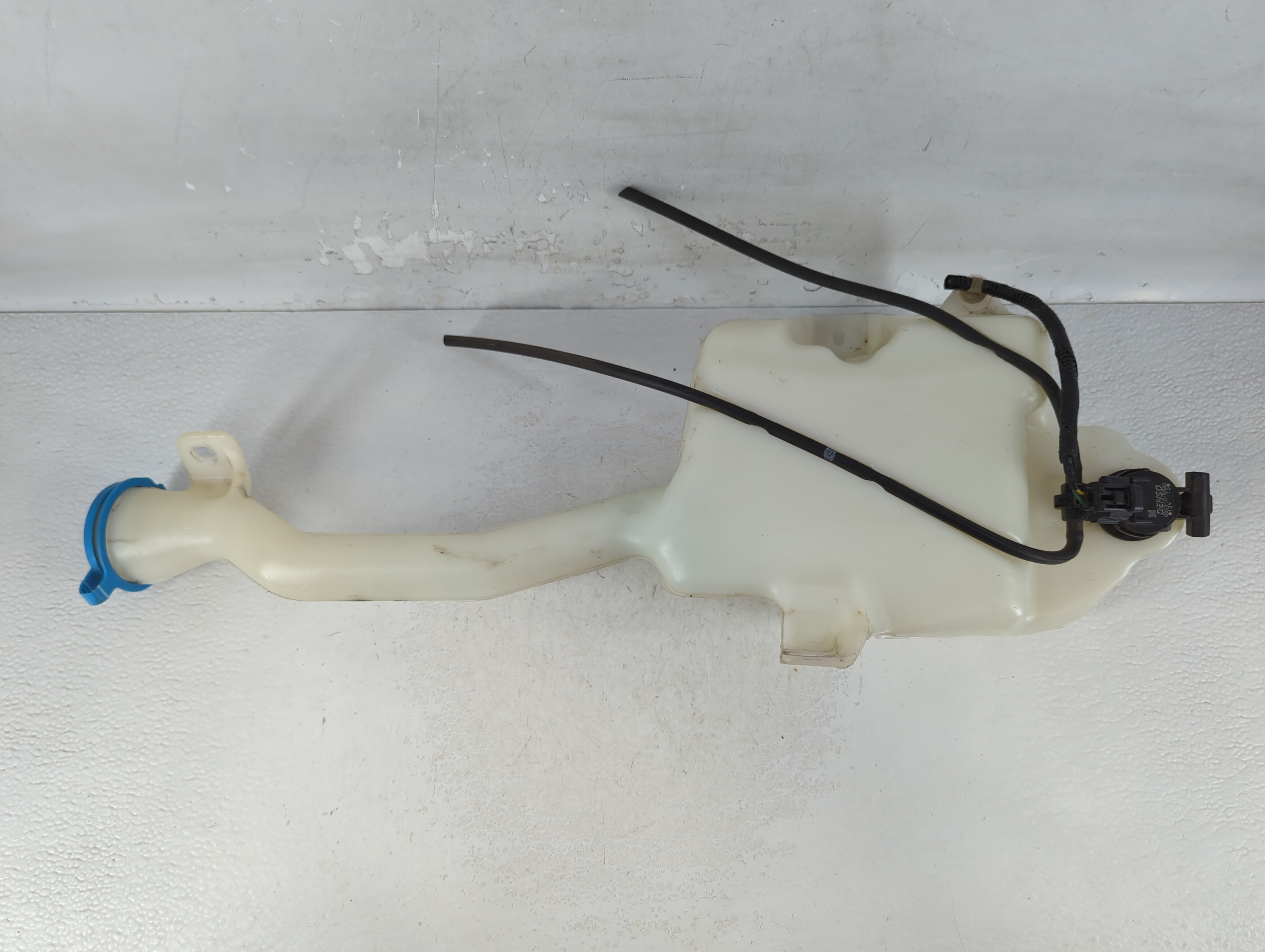 Picture of 2011-2017 Honda Odyssey Windshield Washer Fluid Reservoir Bottle Oem 812124