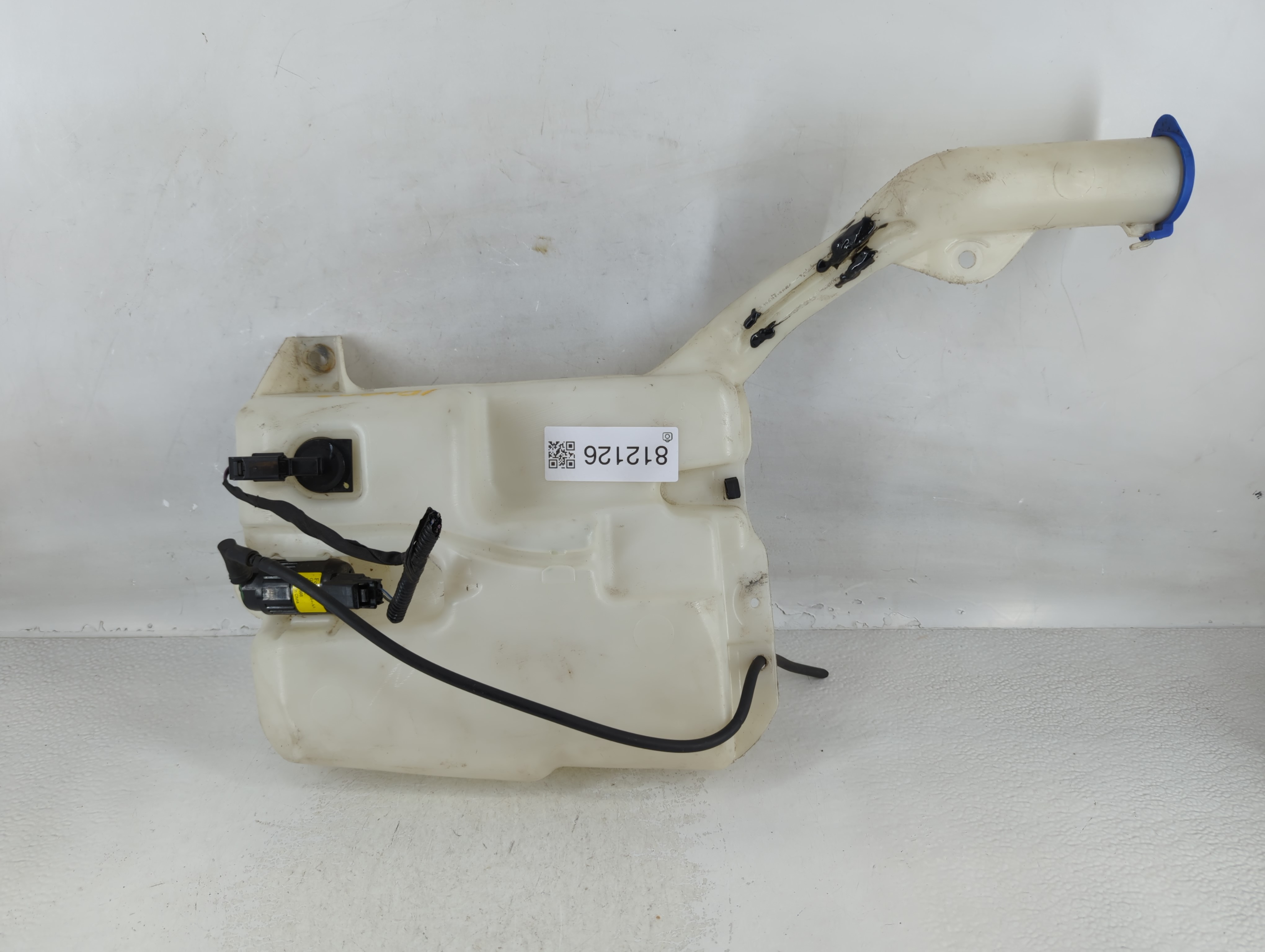 2017-2020 Ford Fusion Windshield Washer Fluid Reservoir Bottle Oem 812126 - Oemusedautoparts1.com
