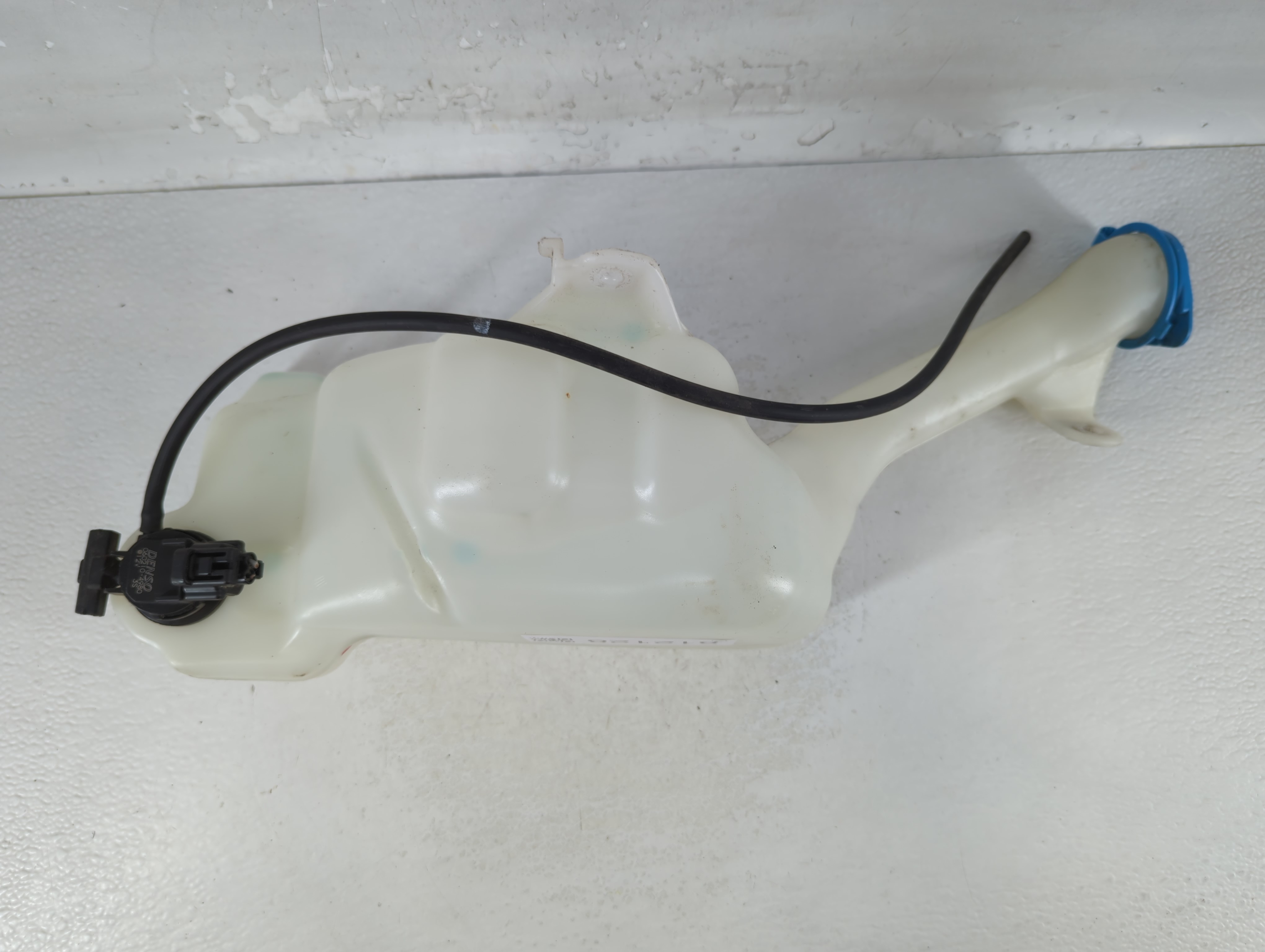 2013-2017 Honda Accord Windshield Washer Fluid Reservoir Bottle Oem 812128 - Oemusedautoparts1.com