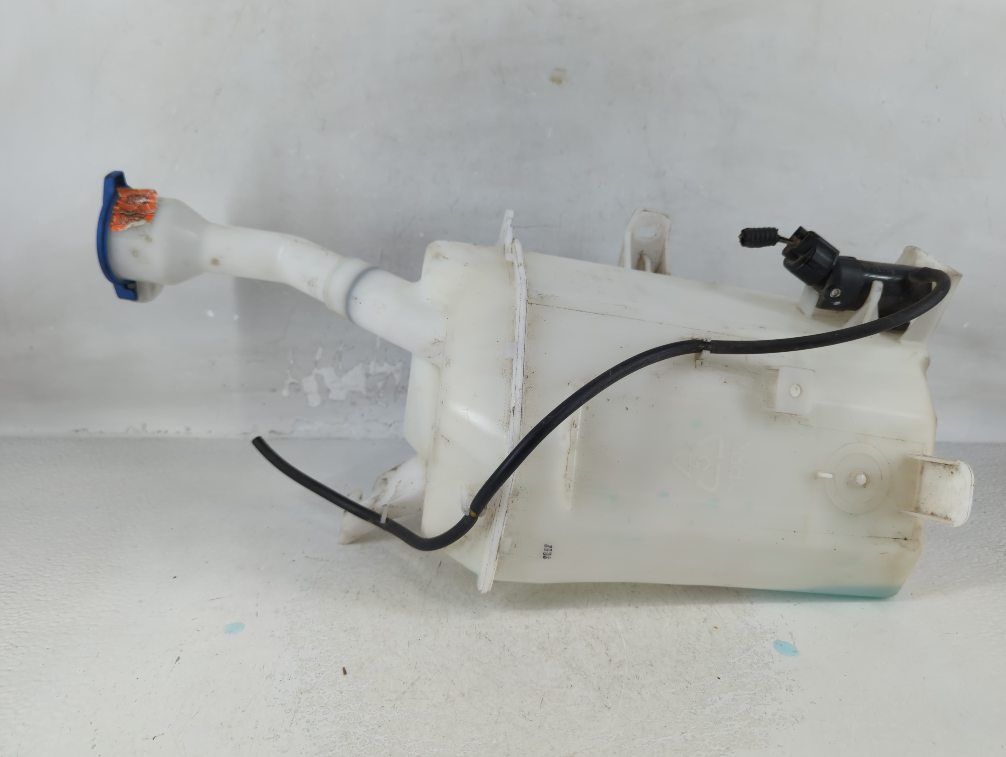 2021-2022 Hyundai Elantra Windshield Washer Fluid Reservoir Bottle Oem 812130 - Oemusedautoparts1.com