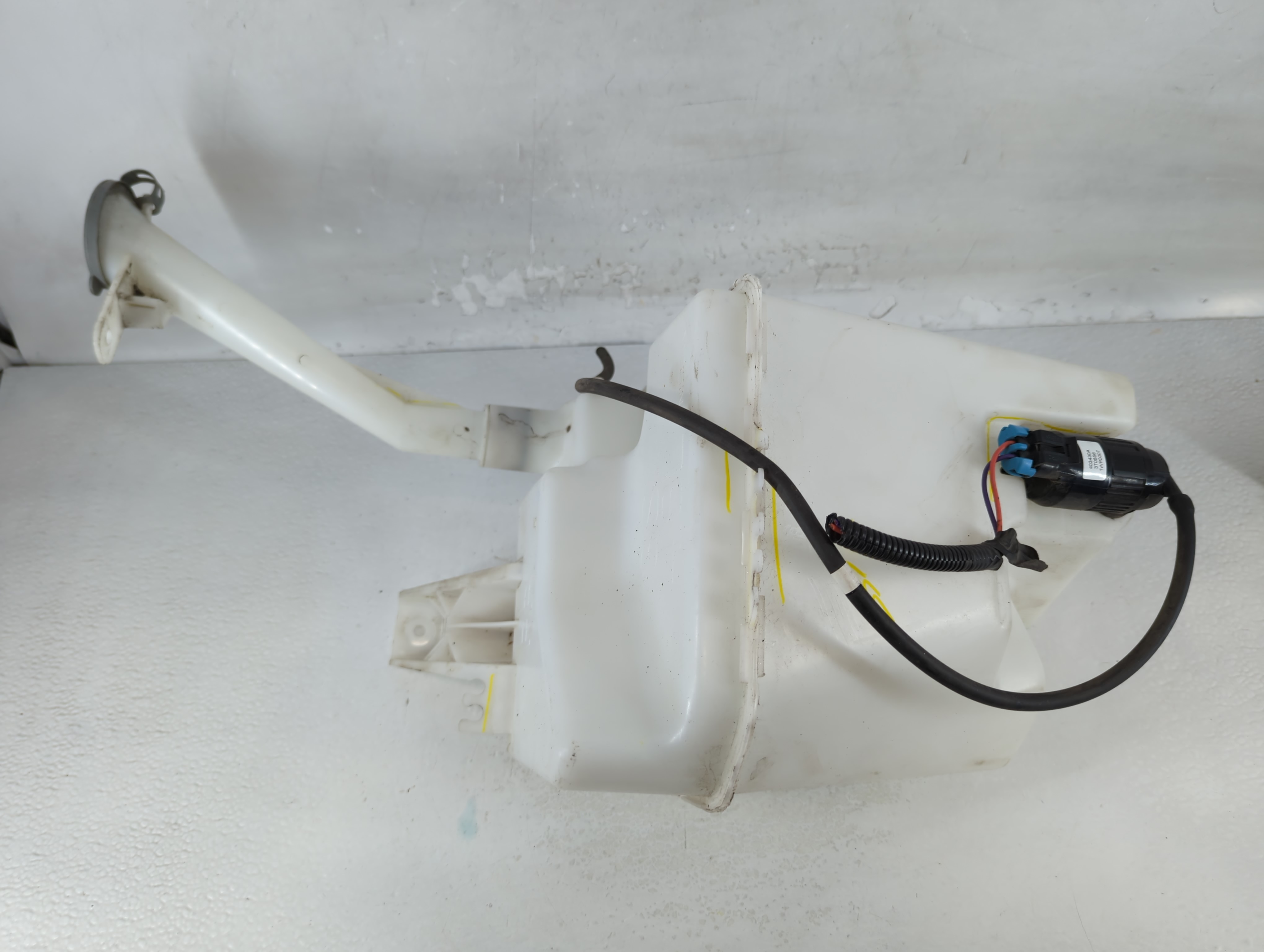 2016-2019 Nissan Sentra Windshield Washer Fluid Reservoir Bottle Oem 812149 - Oemusedautoparts1.com