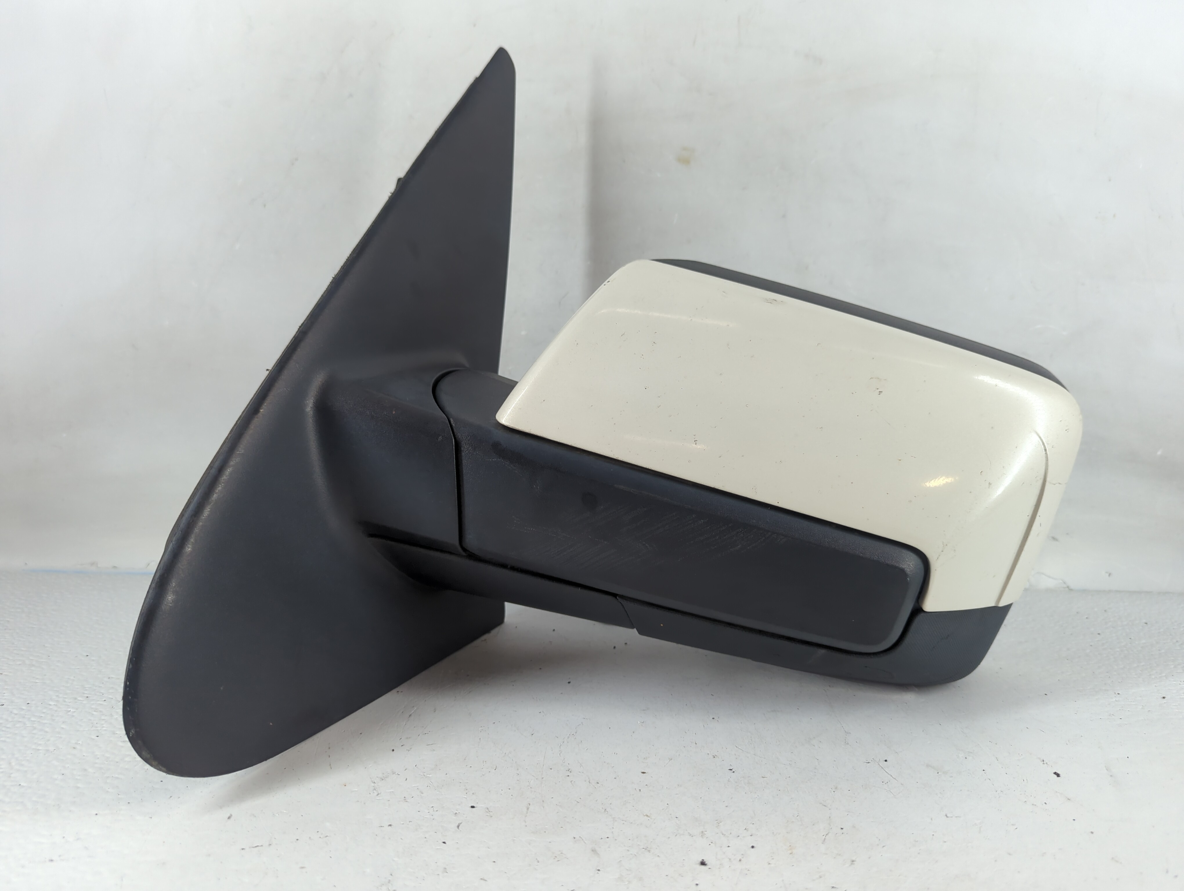 2007 Lincoln Navigator Driver Left Side View Power Door Mirror White 812165 - Oemusedautoparts1.com