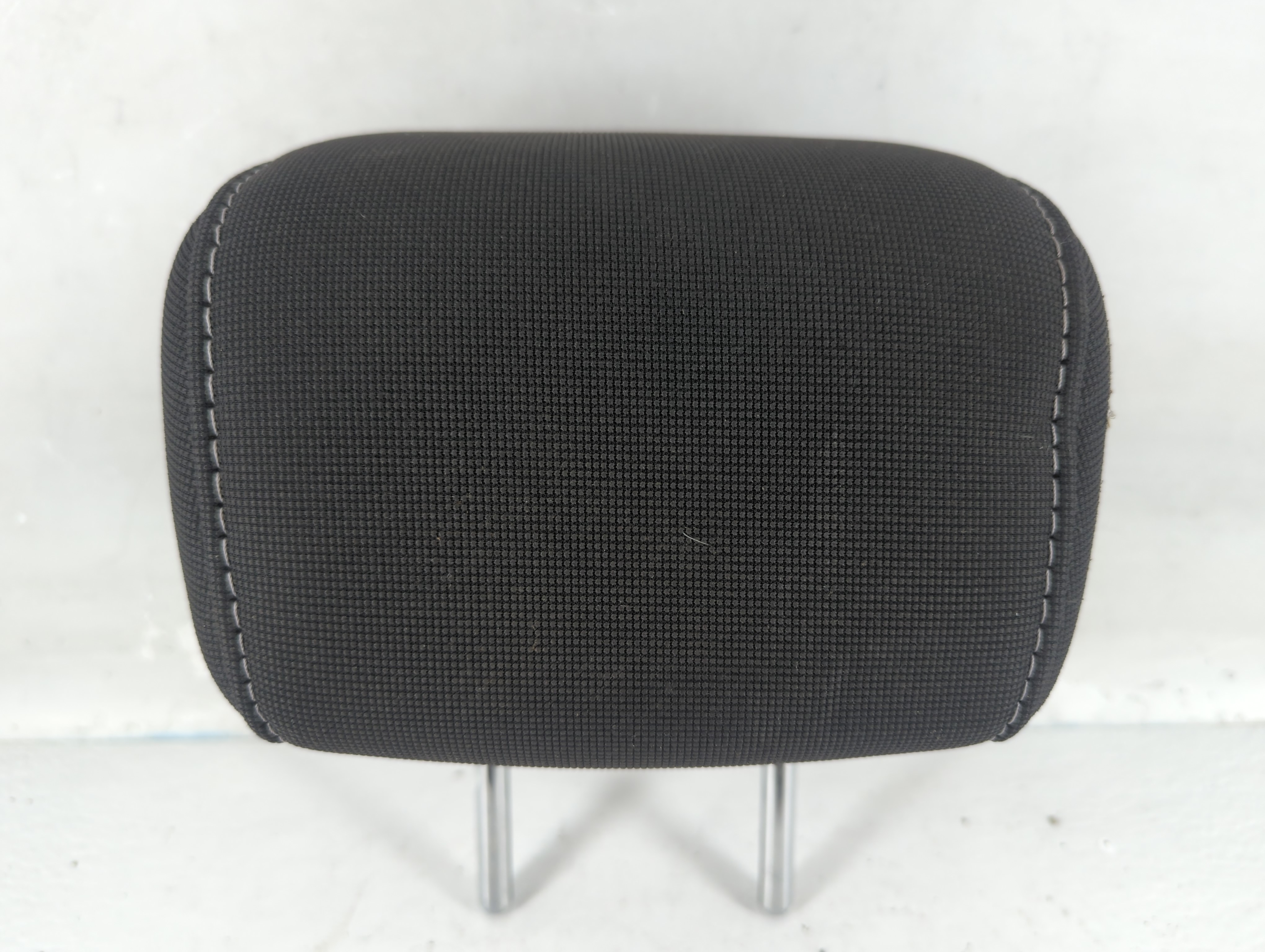 2016-2019 Ford Escape Headrest Head Rest Rear Center Seat Black 812195 - Oemusedautoparts1.com