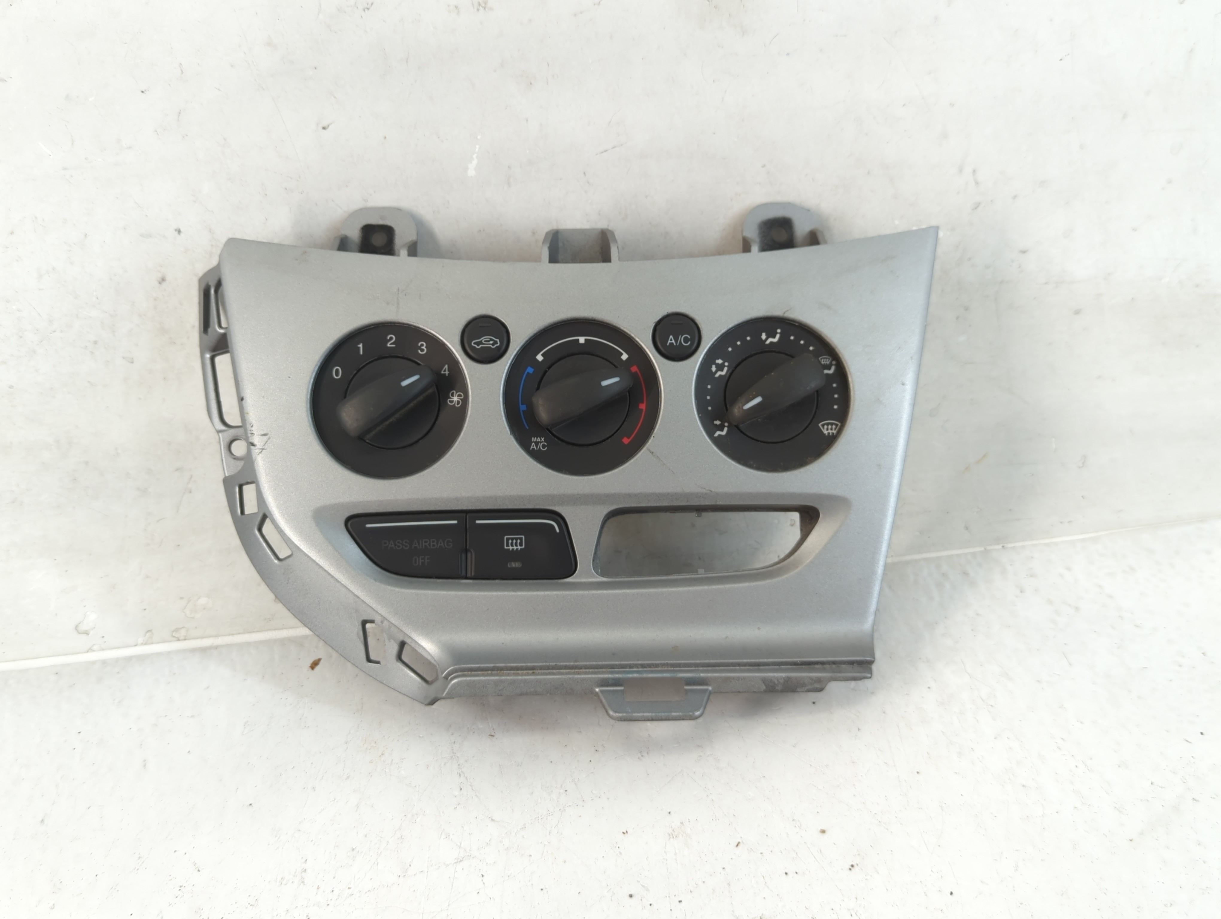 2012-2012 Ford Focus Ac Heater Climate Control 812298 - Oemusedautoparts1.com