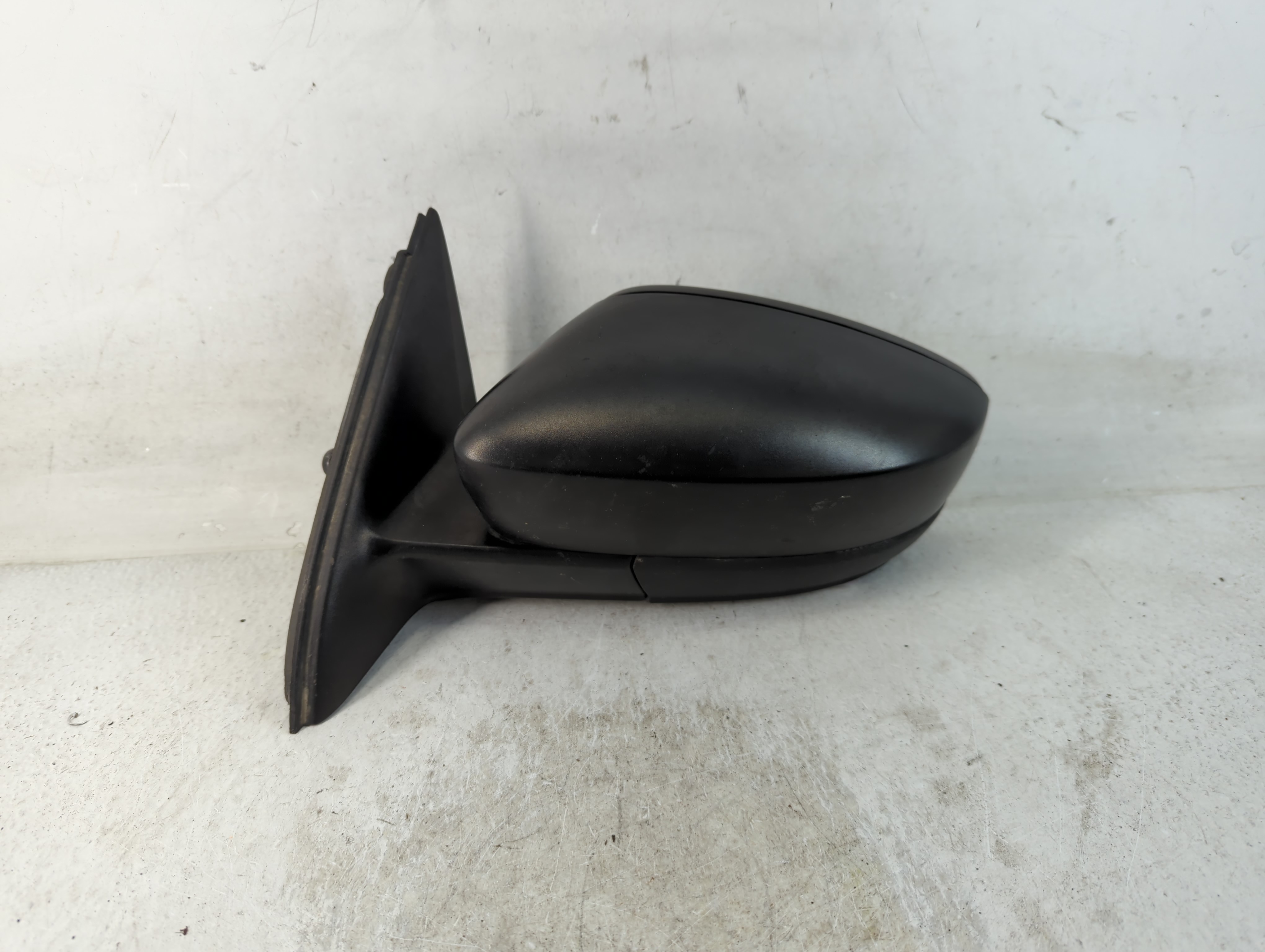 2011-2016 Volkswagen Jetta Driver Left Side View Power Door Mirror Black 812307 - Oemusedautoparts1.com
