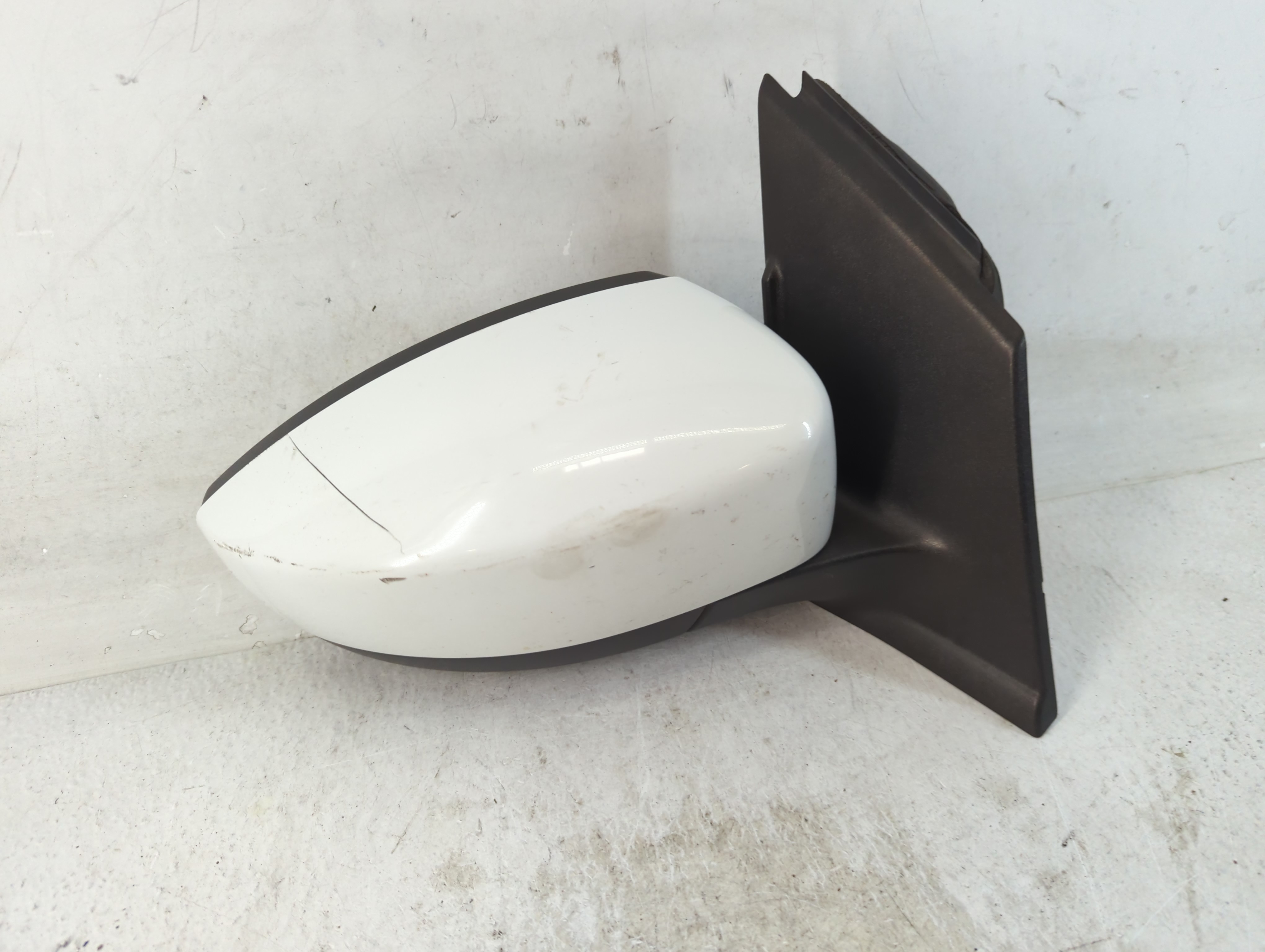 2013-2016 Ford Escape Passenger Right Side View Power Door Mirror White 812337 - Oemusedautoparts1.com