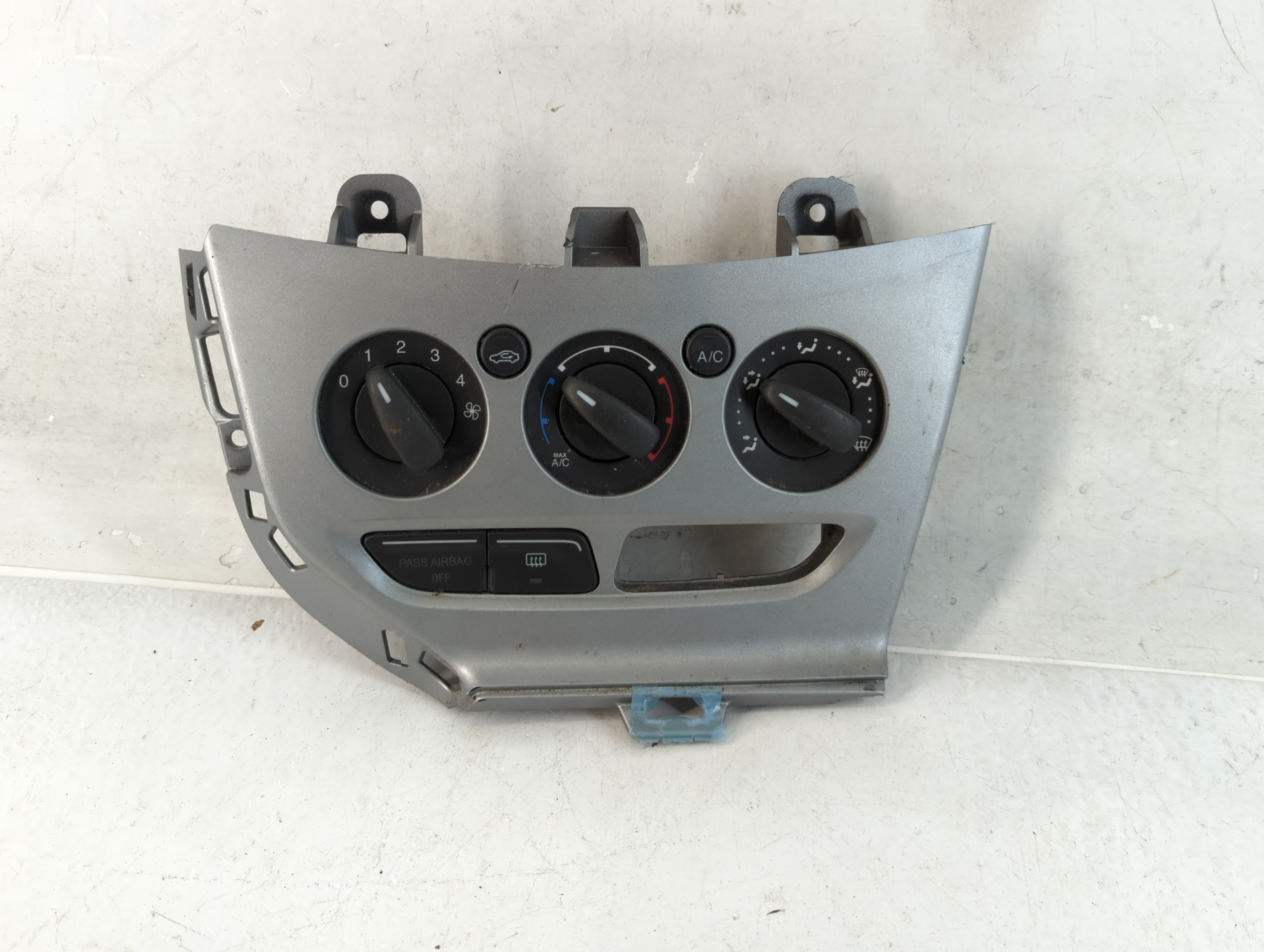 2012-2012 Ford Focus Ac Heater Climate Control Cm5t-11071131-0697 812352 - Oemusedautoparts1.com