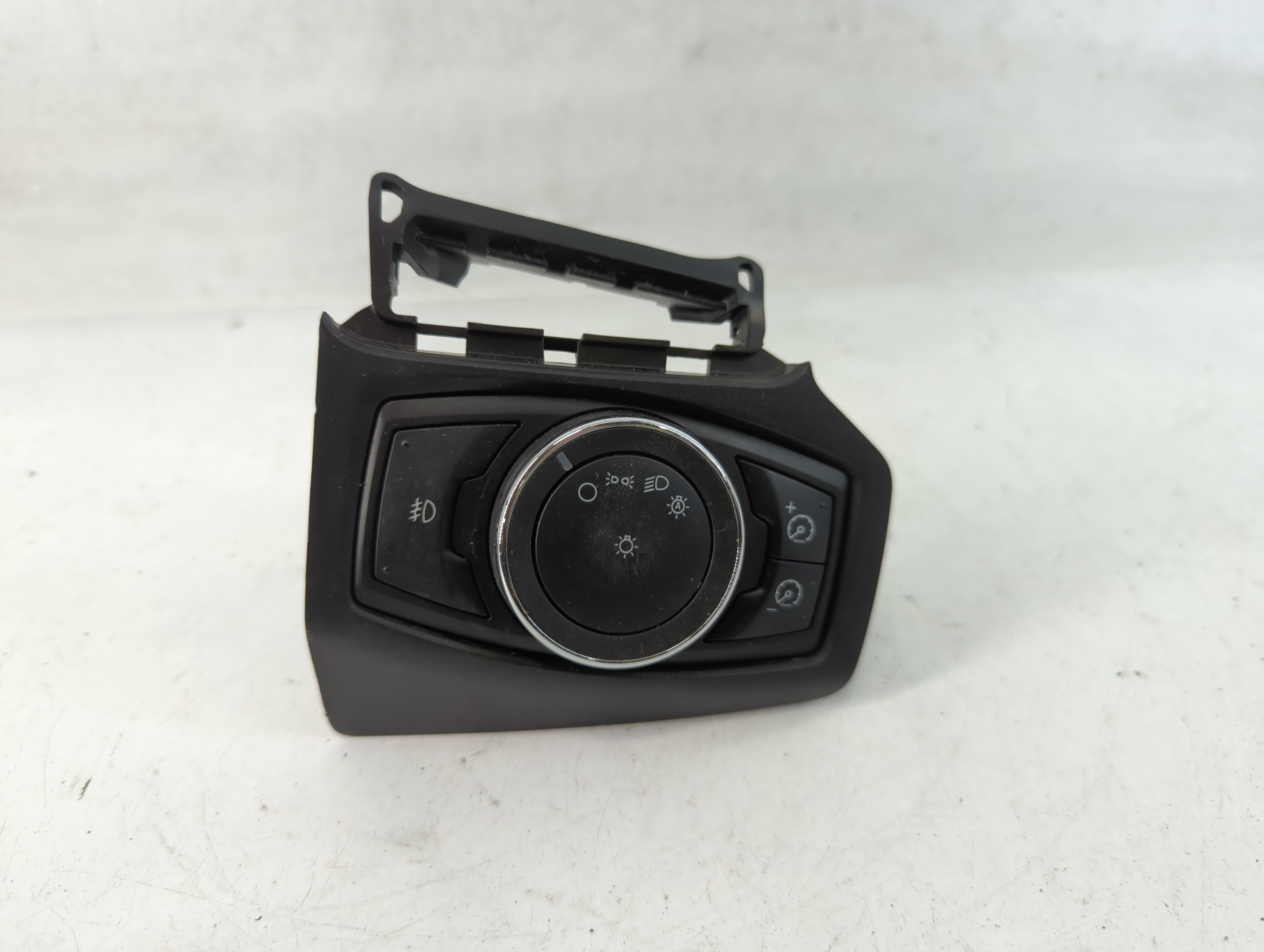 Picture of 2012 Ford Focus Headlight Lamp Control Switch 812422