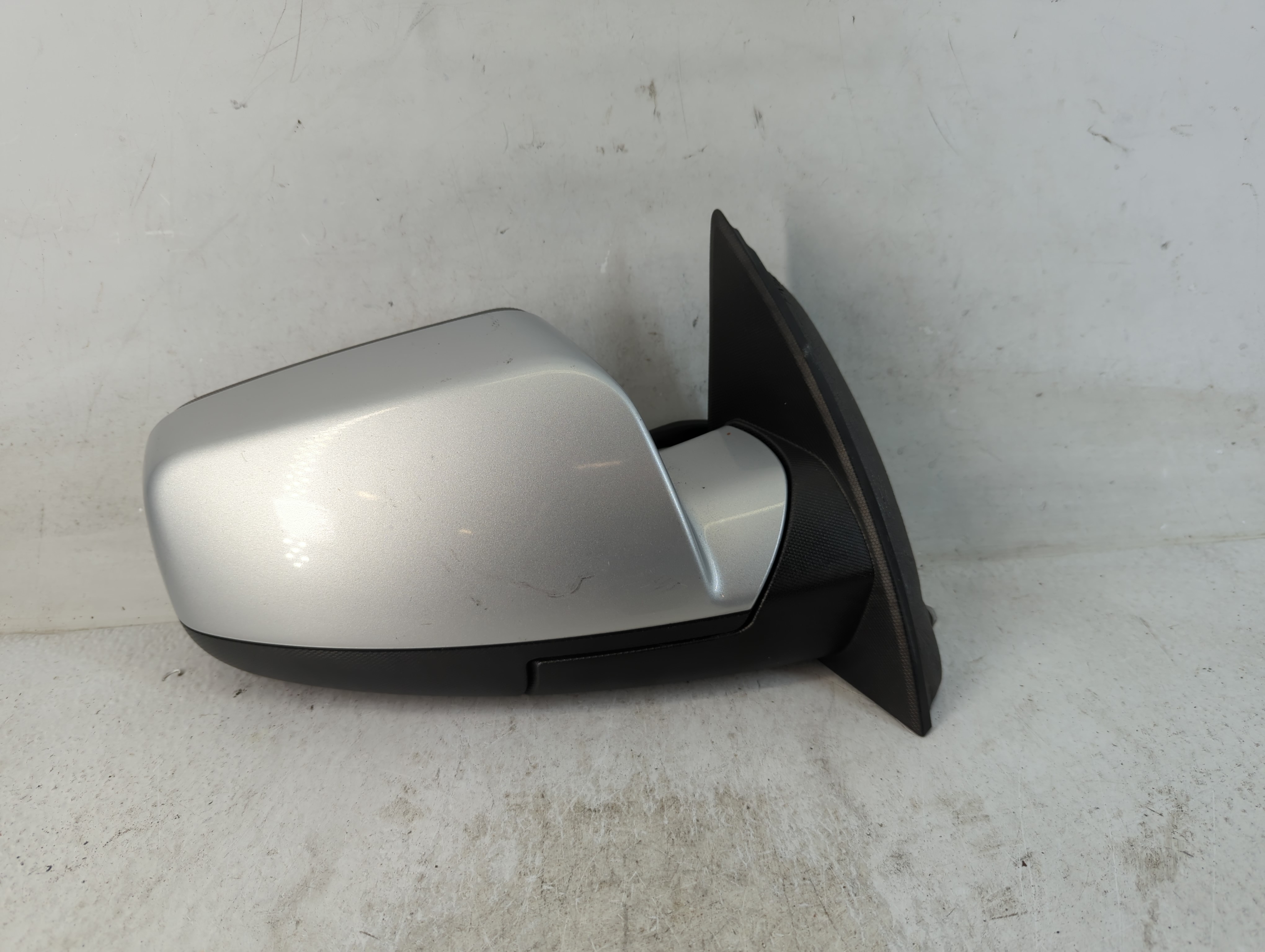Picture of 2010-2011 Gmc Terrain Passenger Right Side View Power Door Mirror Silver 812445