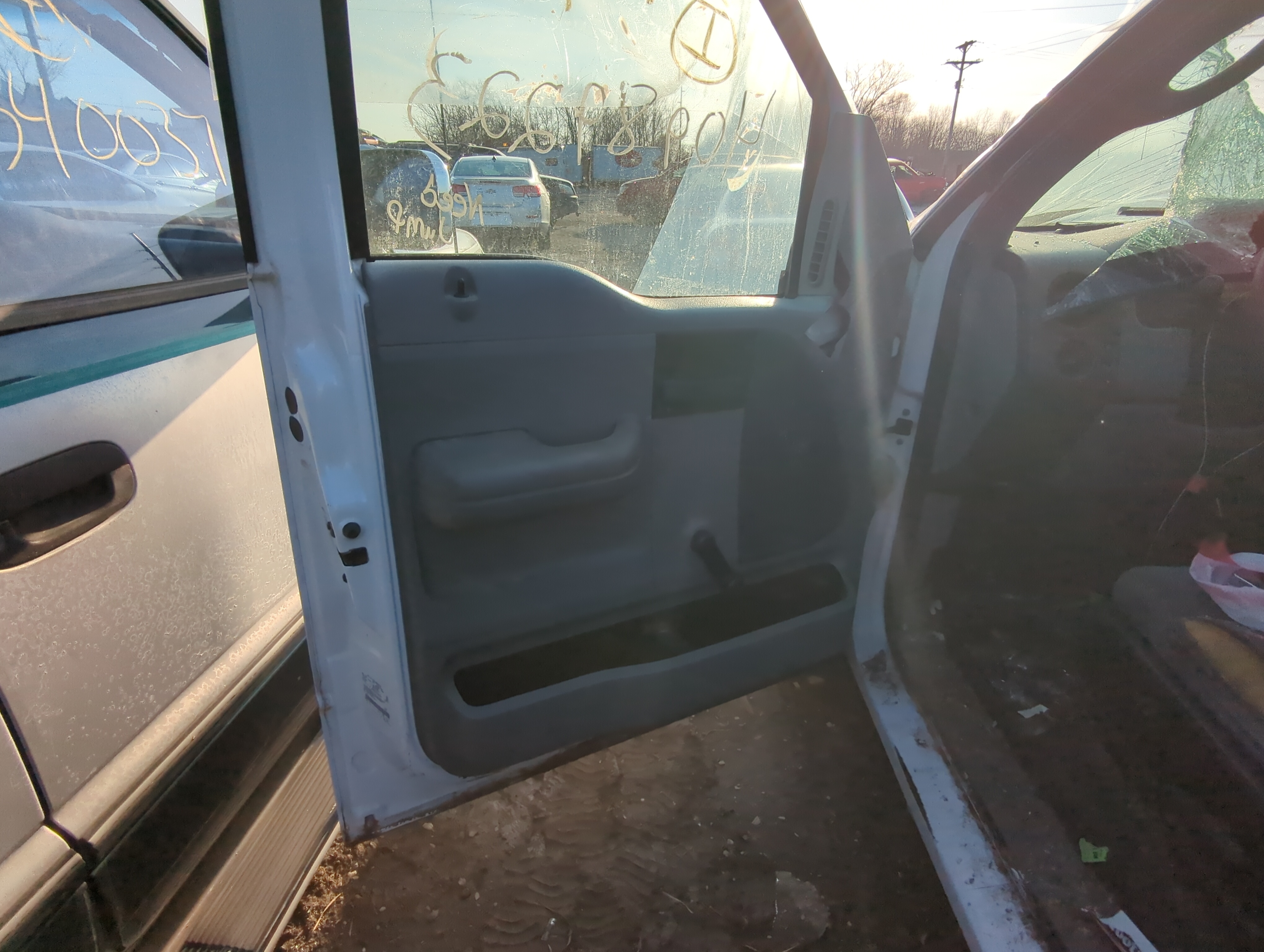 2005 Ford Ford F150 Pickup Front Left Driver Interior Door Panel Trim 812559 - Oemusedautoparts1.com