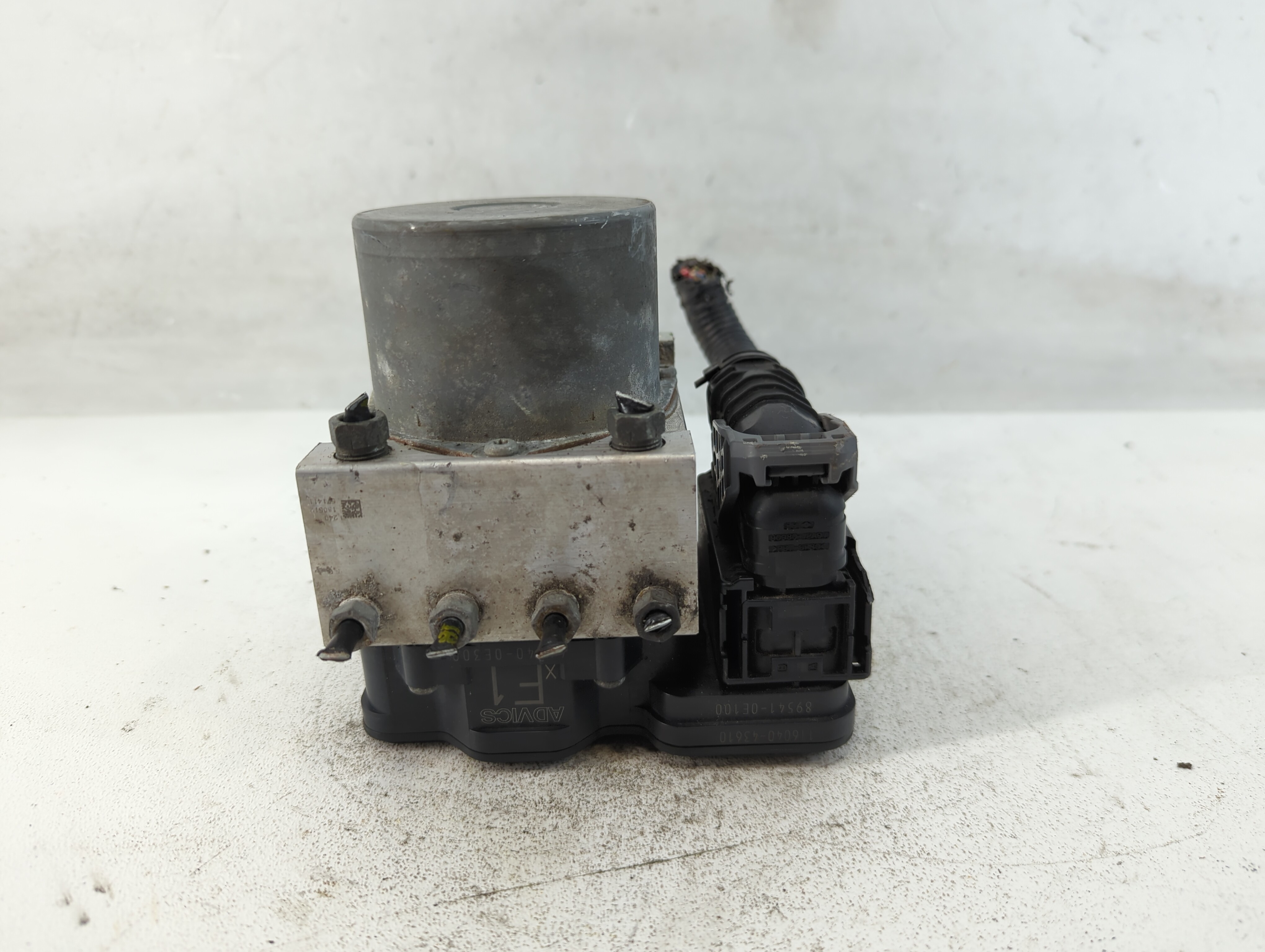 Picture of 2017-2019 Toyota Highlander Abs Pump Control Module 813018