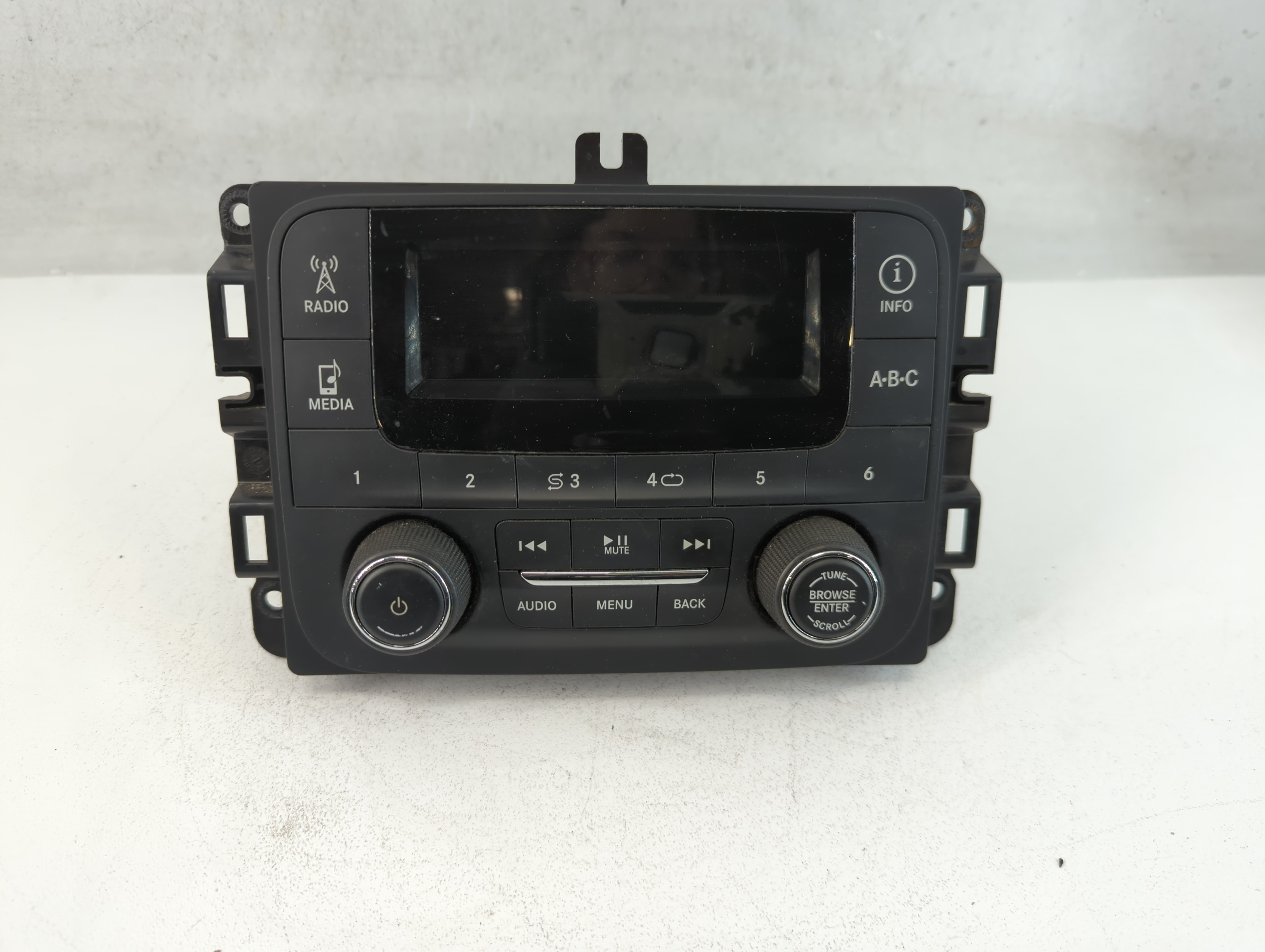 Dodge Ram 1500 Am Fm Cd Player Radio Receiver 813048 - Oemusedautoparts1.com