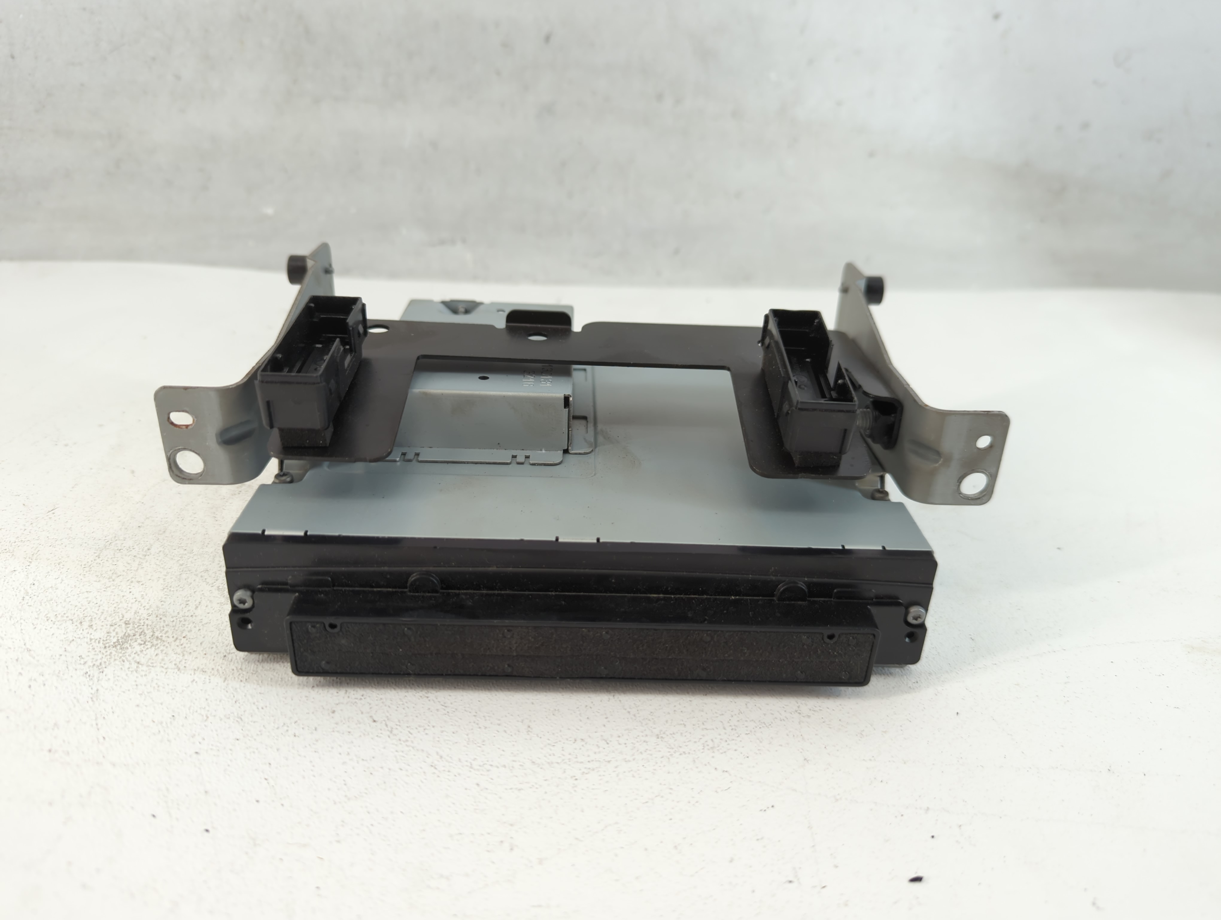 2017-2018 Land Rover Range Rover Am Fm Cd Player Radio Receiver 813061 - Oemusedautoparts1.com