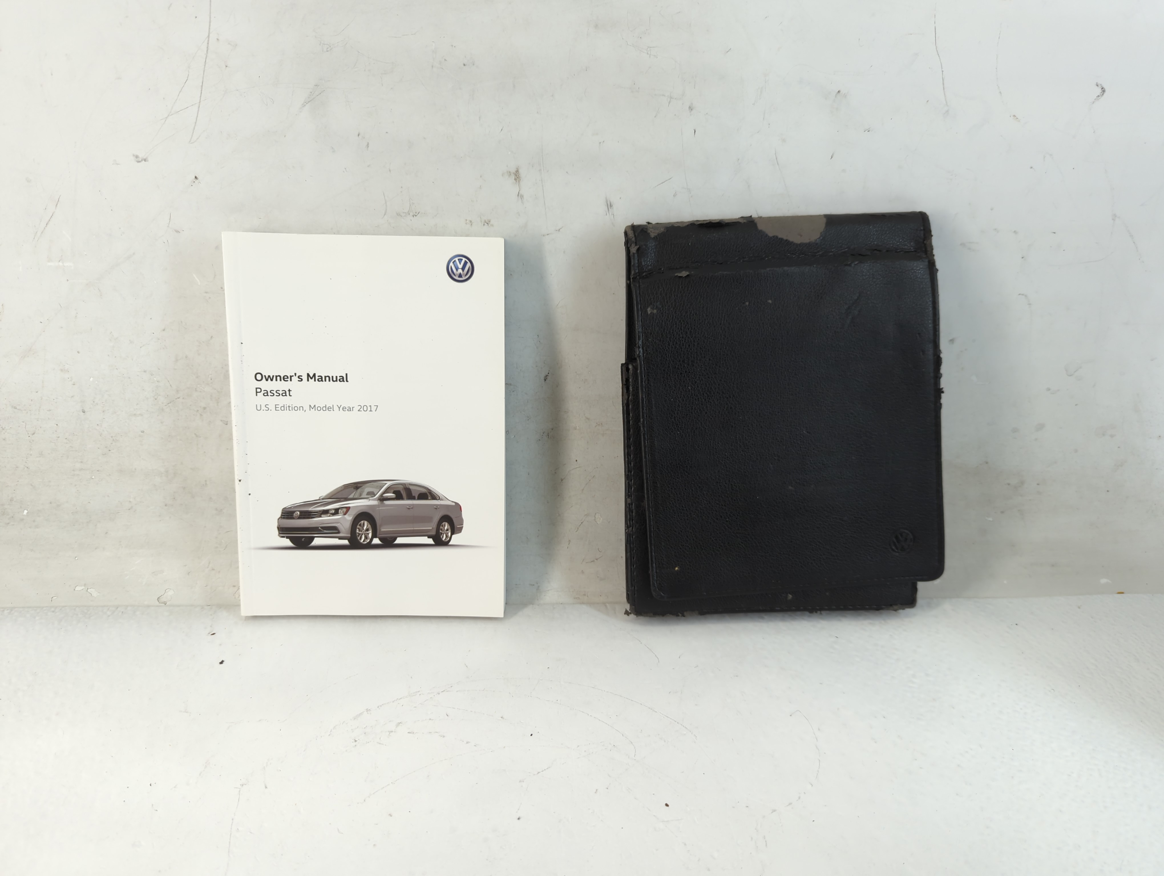 Picture of 2017 Volkswagen Passat Owners Manual Book Guide 813148