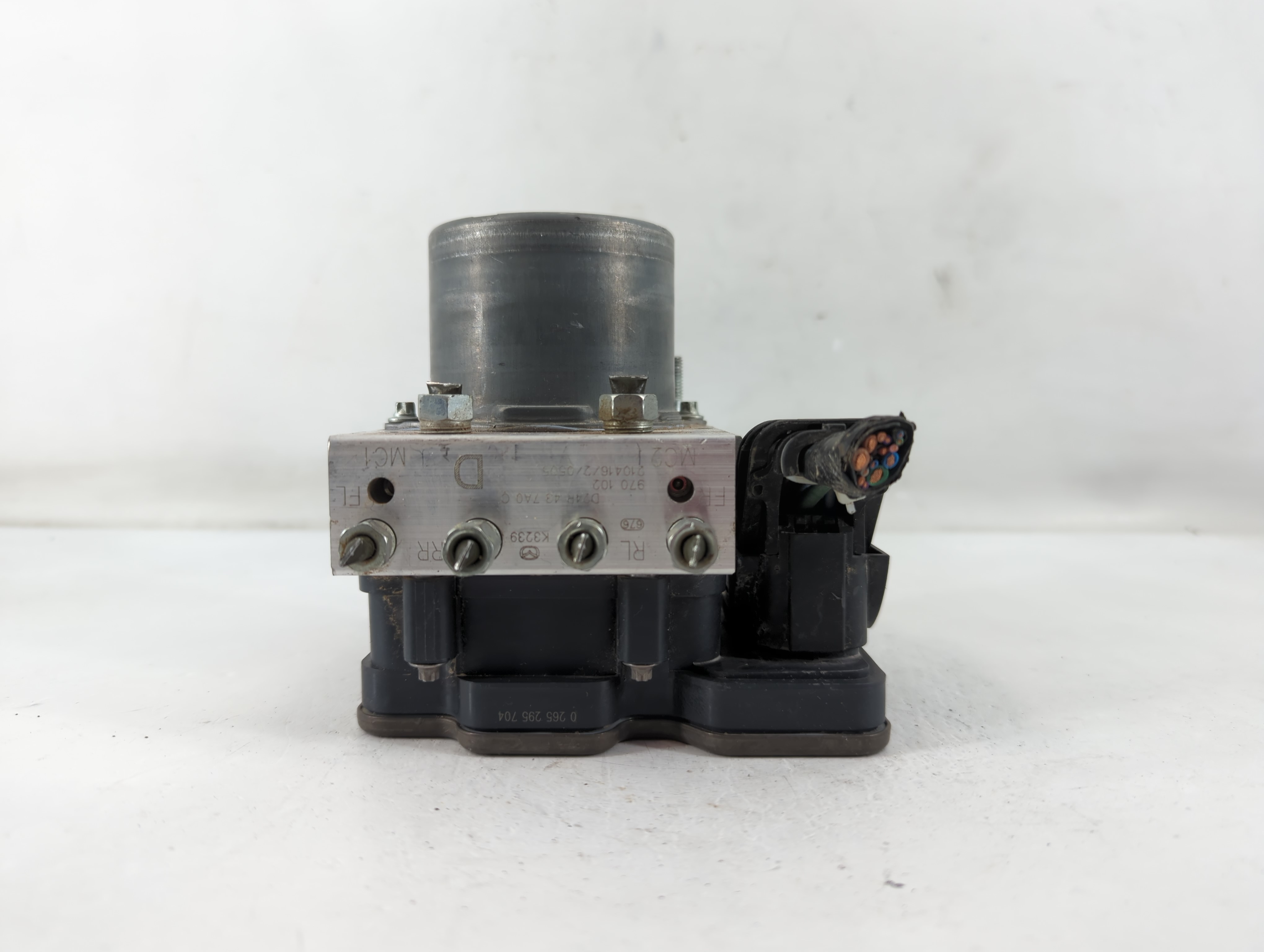 Picture of 2019-2022 Mazda Cx-3 Abs Pump Control Module 813187