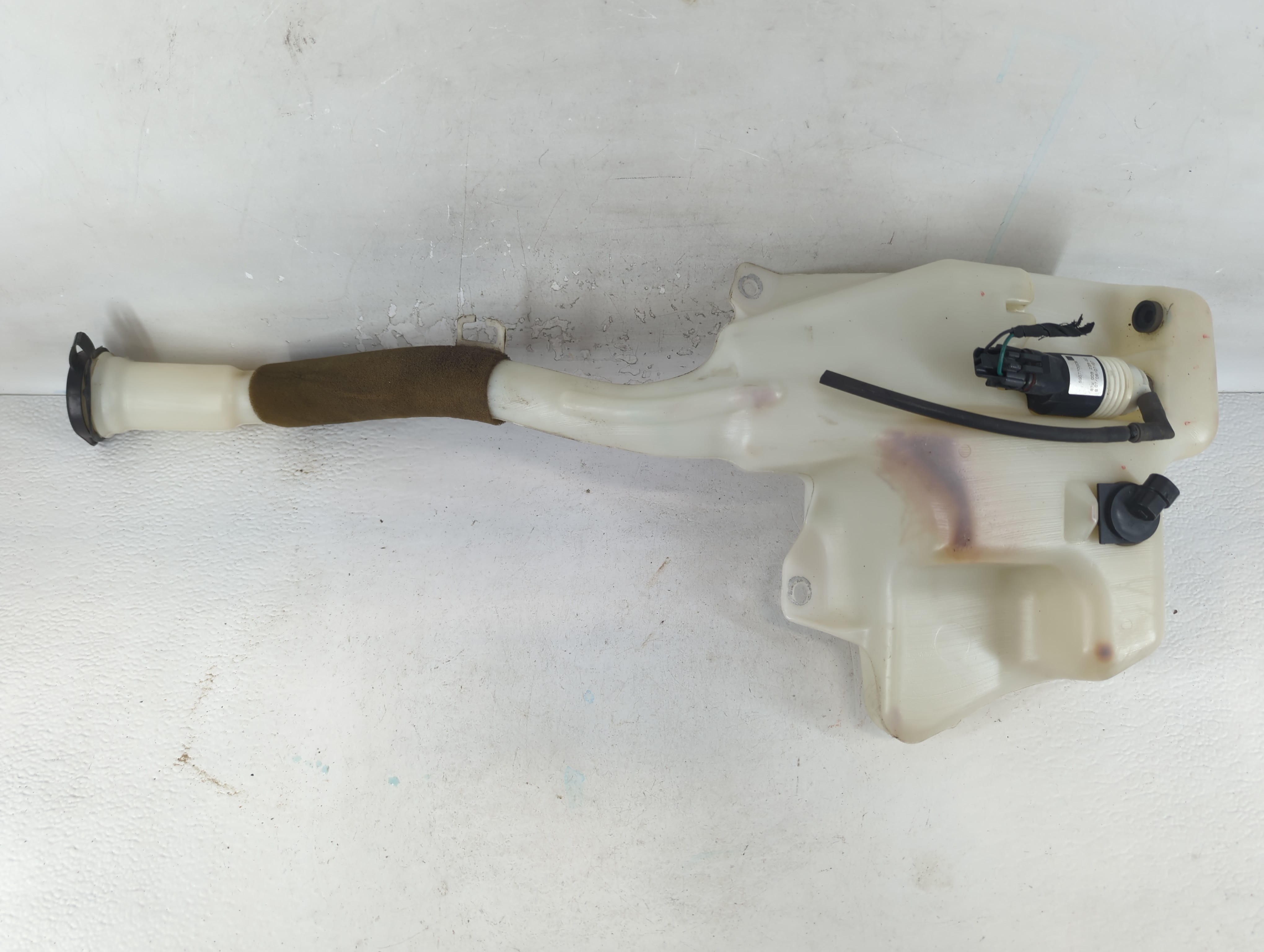 Picture of 2007-2009 Gmc Acadia Windshield Washer Fluid Reservoir Bottle Oem 813928
