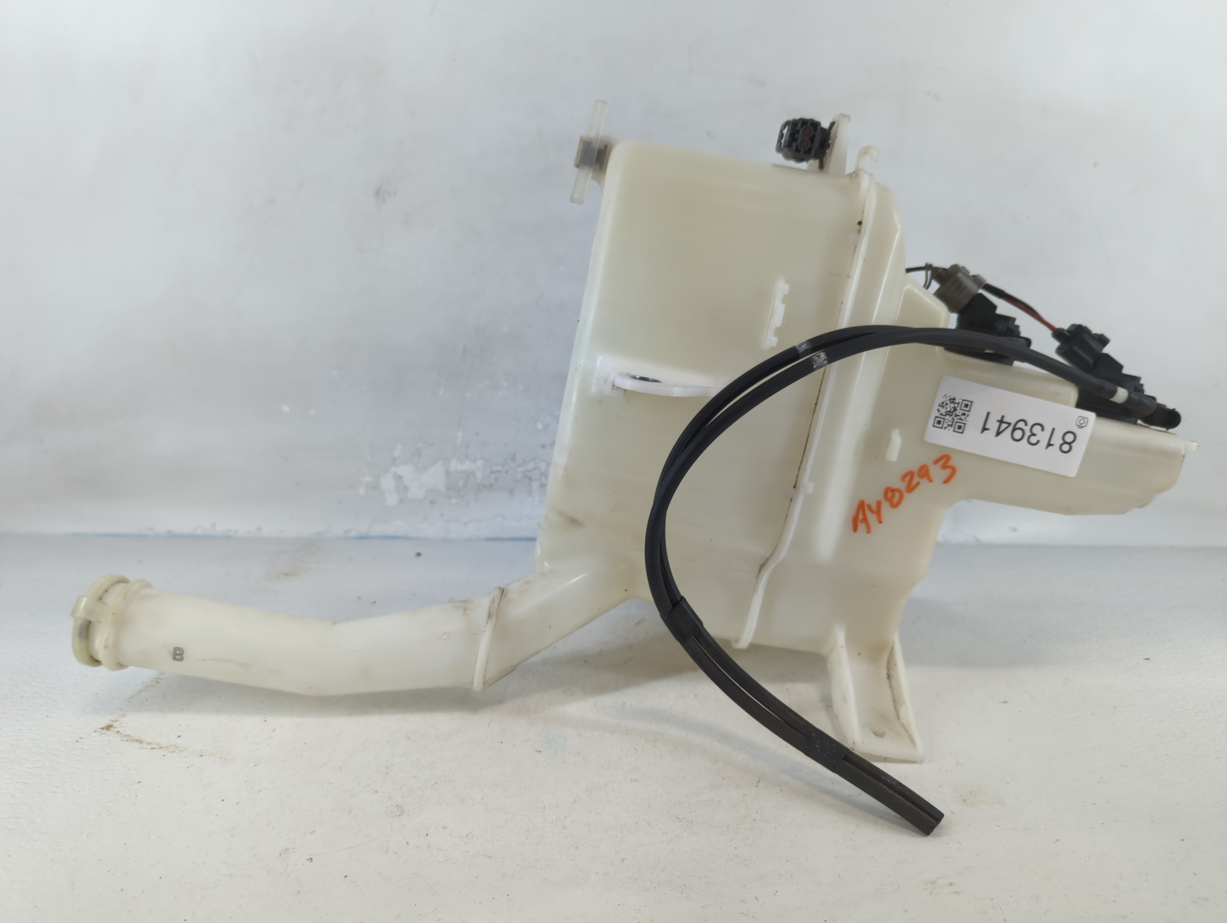 2007-2015 Mazda Cx-9 Windshield Washer Fluid Reservoir Bottle Oem 813941 - Oemusedautoparts1.com