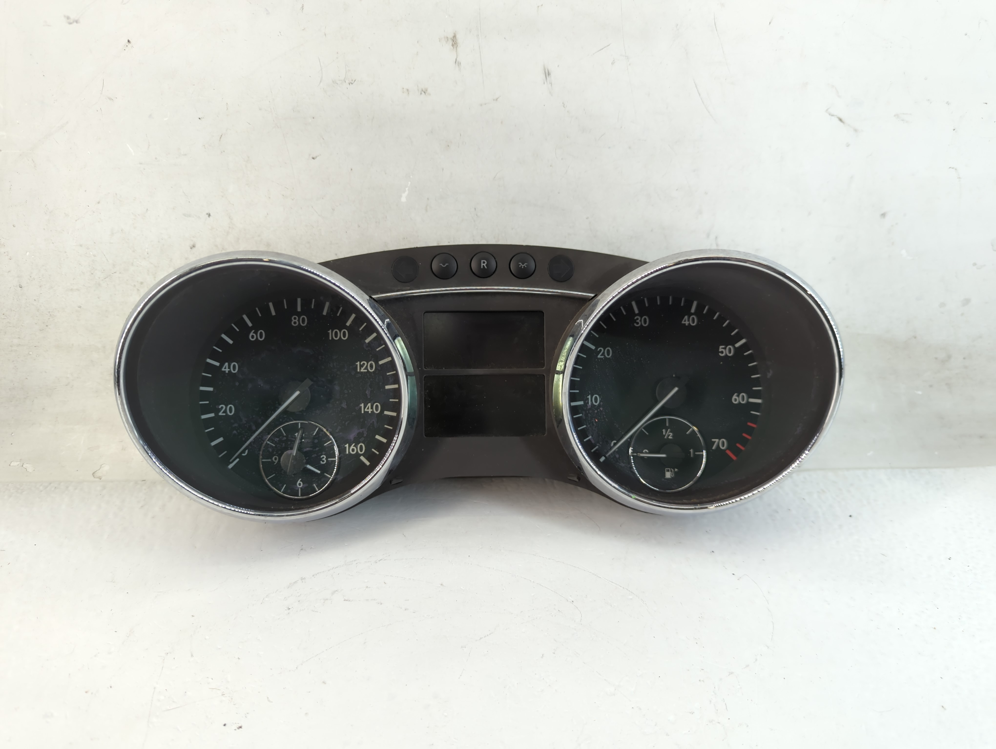 Picture of 2006-2007 Mercedes-benz R500 Speedometer Instrument Cluster Gauges 813963
