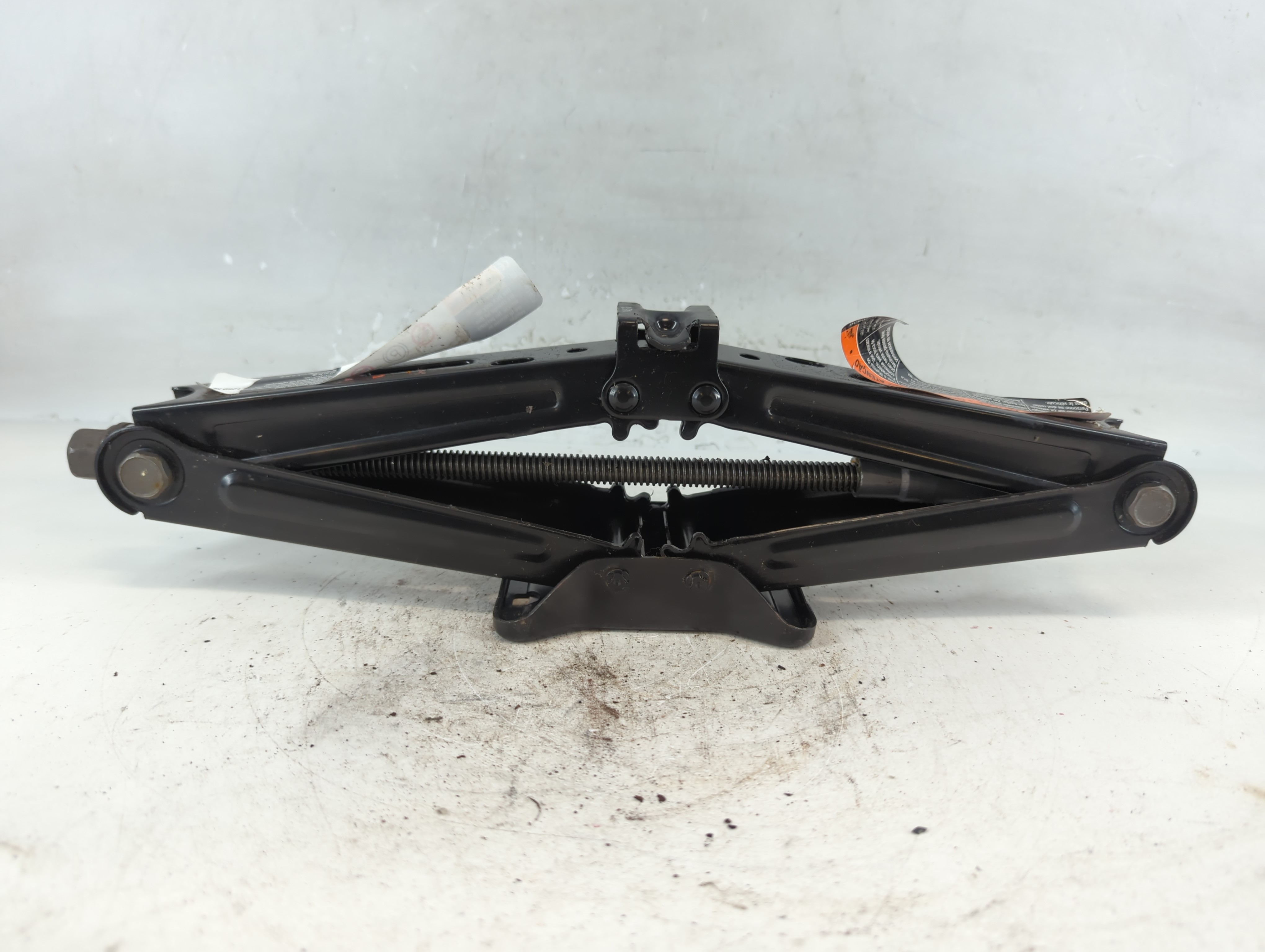 Picture of 2014 Buick Encore Spare Scissor Car Jack 814024