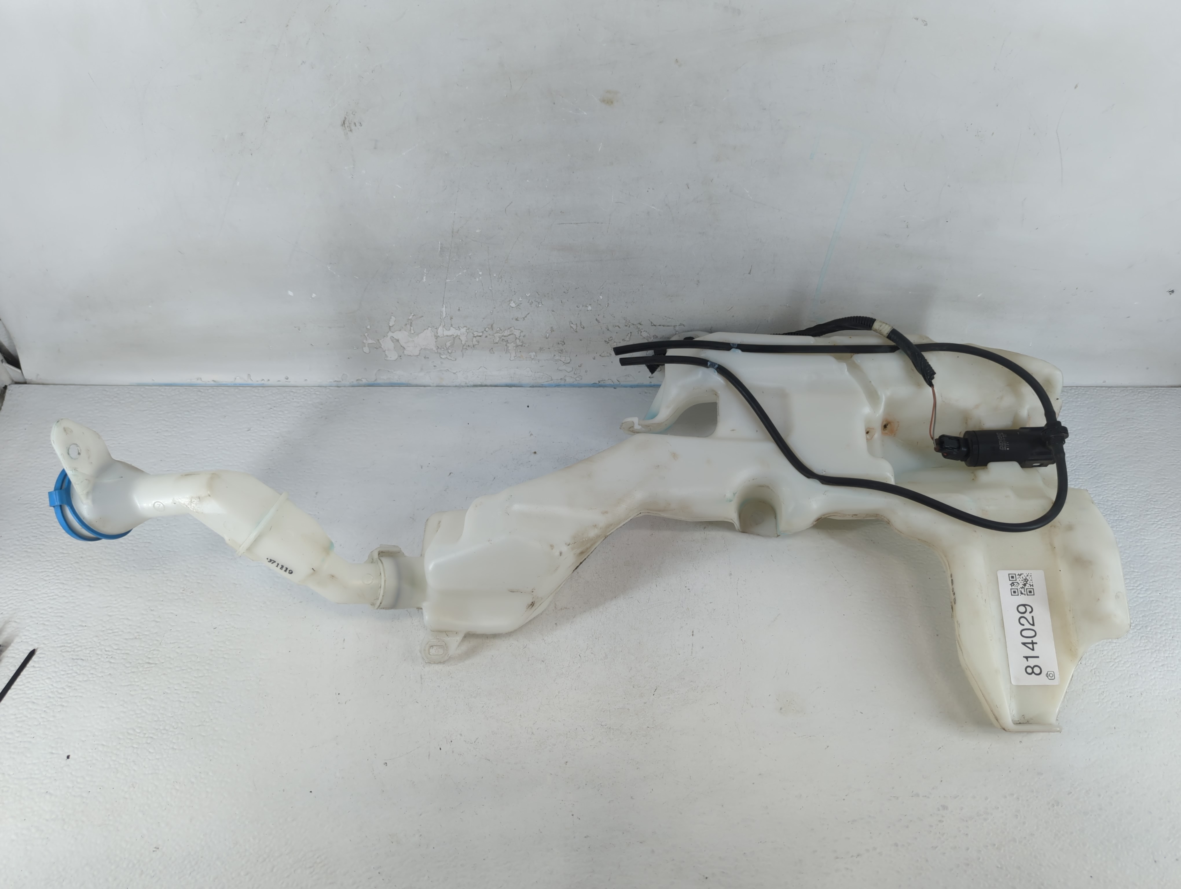 Picture of 2017-2022 Honda Cr-v Windshield Washer Fluid Reservoir Bottle Oem 814029